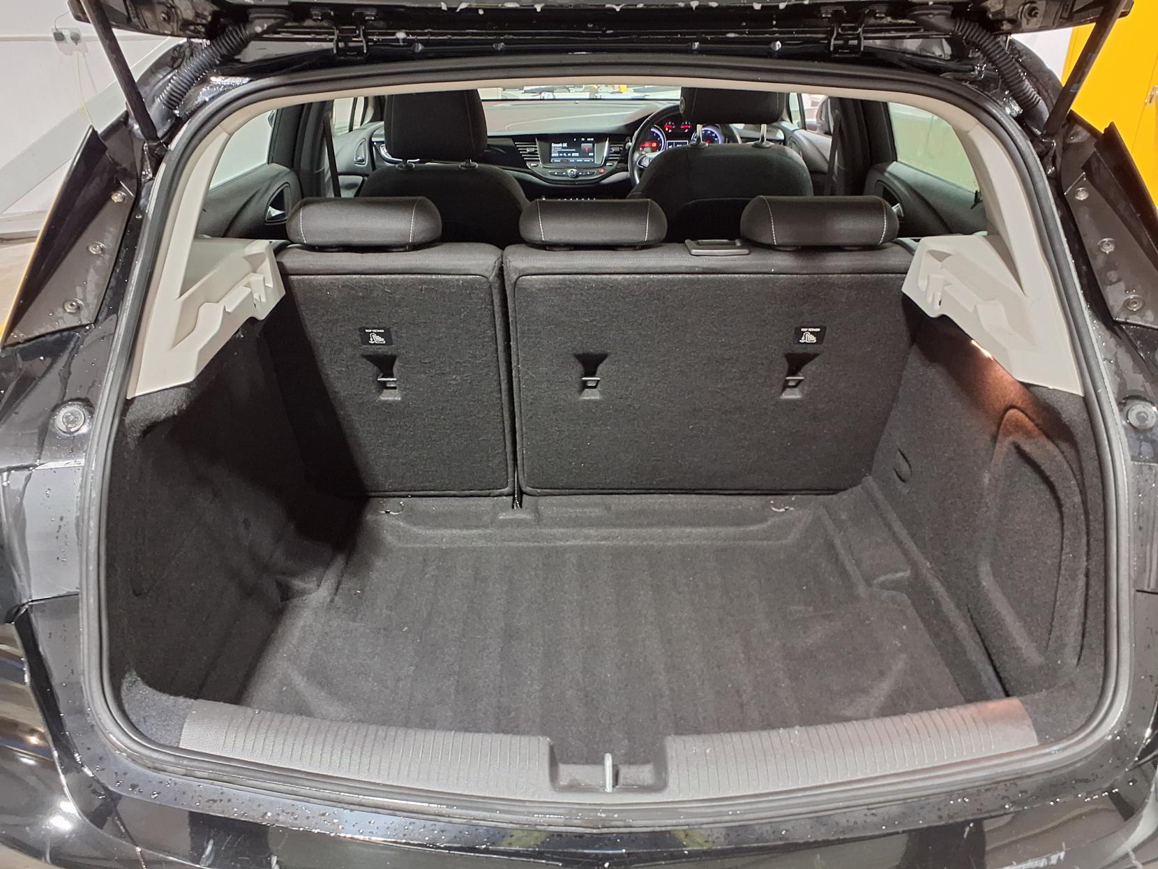 Vauxhall Astra 1.4i Turbo SRi Hatchback 5dr Petrol Manual Euro 6 (150 ps)