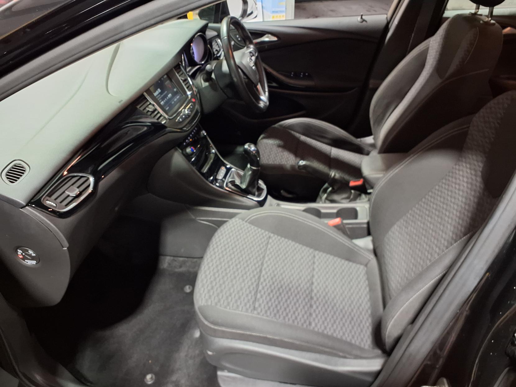 Vauxhall Astra 1.4i Turbo SRi Hatchback 5dr Petrol Manual Euro 6 (150 ps)