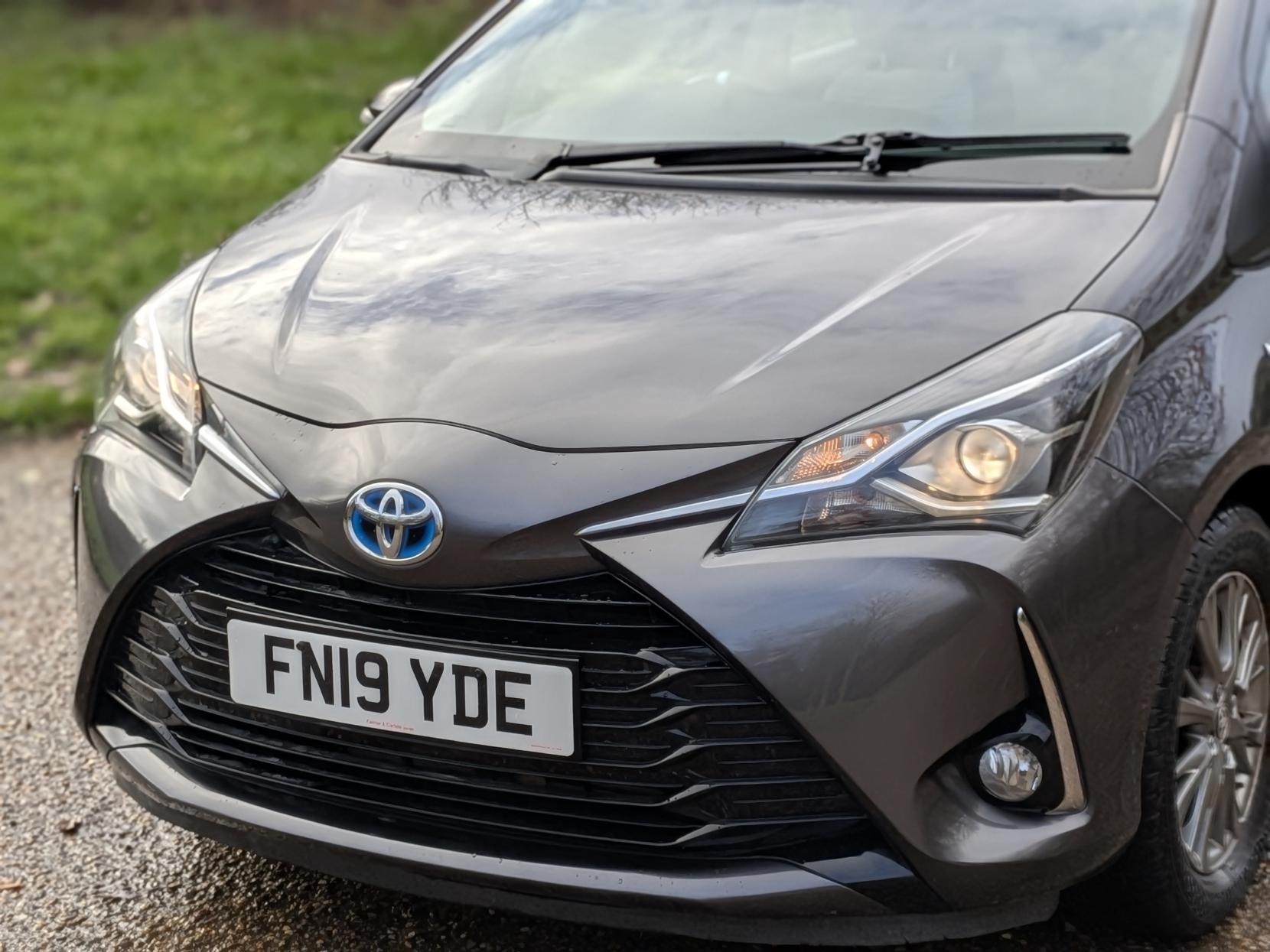 Toyota Yaris 1.5 VVT-h Icon Hatchback 5dr Petrol Hybrid E-CVT Euro 6 (s/s) (100 ps)