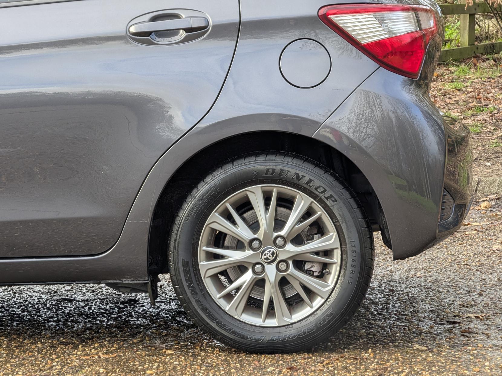 Toyota Yaris 1.5 VVT-h Icon Hatchback 5dr Petrol Hybrid E-CVT Euro 6 (s/s) (100 ps)