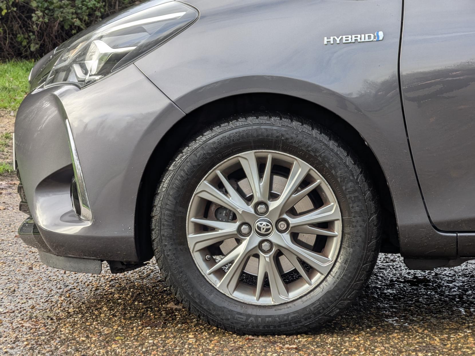 Toyota Yaris 1.5 VVT-h Icon Hatchback 5dr Petrol Hybrid E-CVT Euro 6 (s/s) (100 ps)