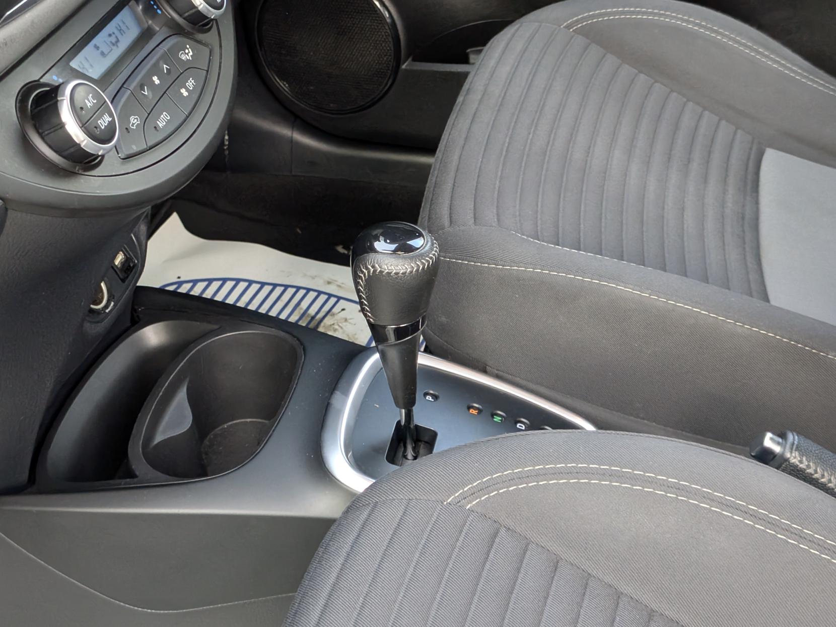 Toyota Yaris 1.5 VVT-h Icon Hatchback 5dr Petrol Hybrid E-CVT Euro 6 (s/s) (100 ps)