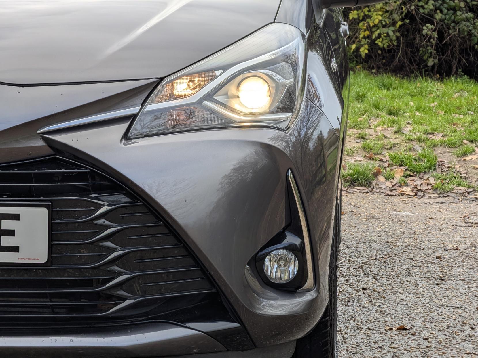 Toyota Yaris 1.5 VVT-h Icon Hatchback 5dr Petrol Hybrid E-CVT Euro 6 (s/s) (100 ps)