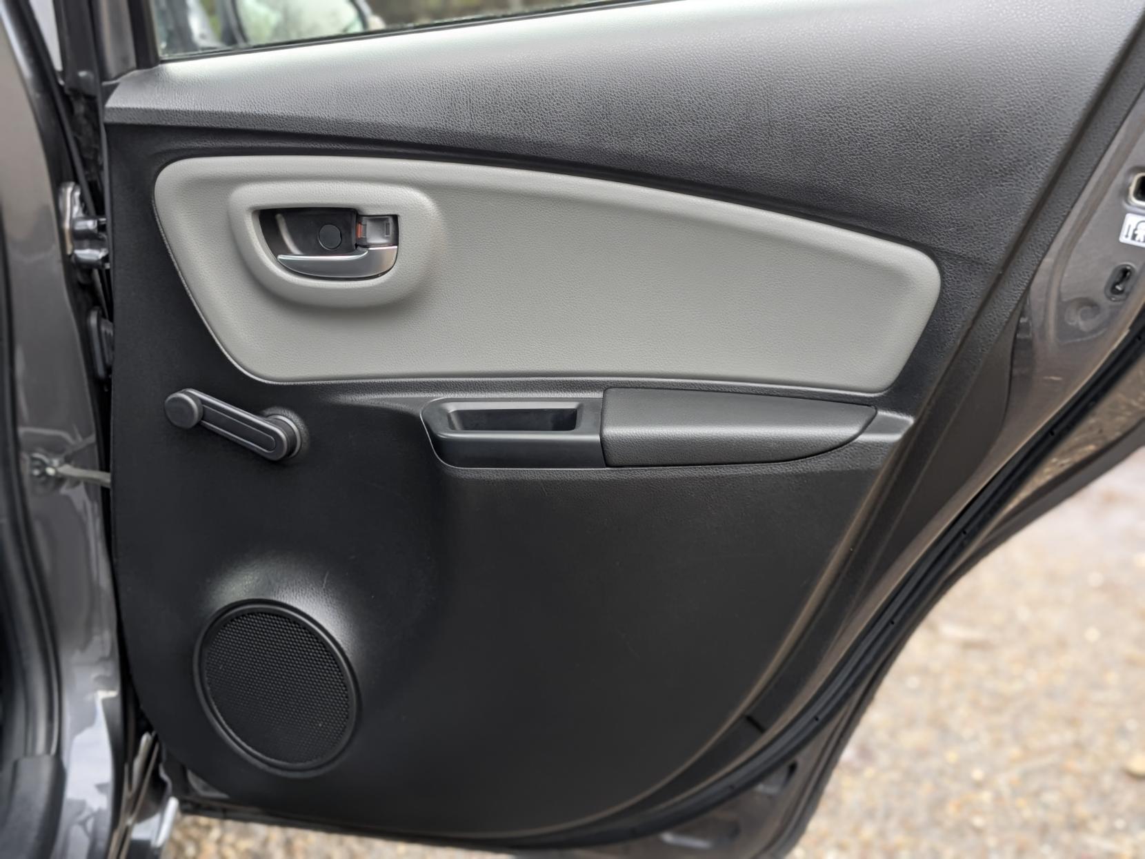 Toyota Yaris 1.5 VVT-h Icon Hatchback 5dr Petrol Hybrid E-CVT Euro 6 (s/s) (100 ps)