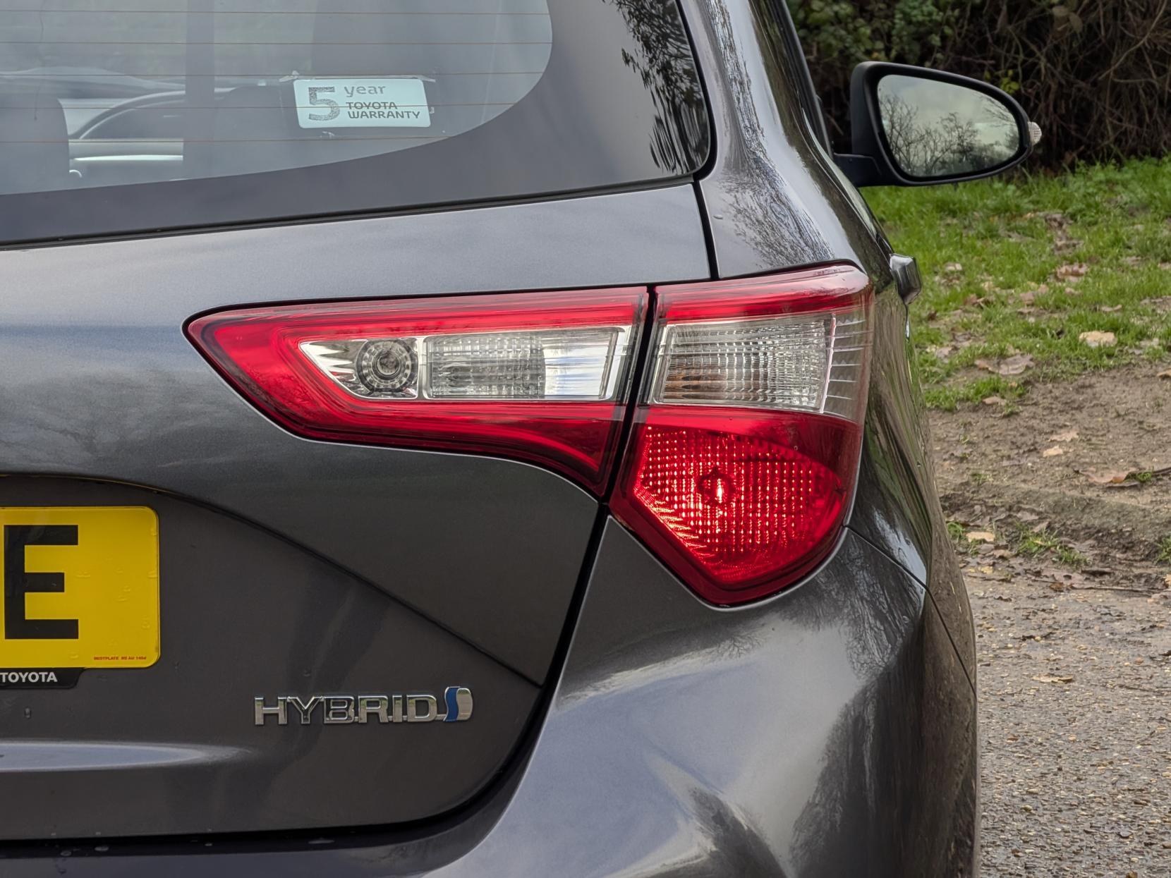 Toyota Yaris 1.5 VVT-h Icon Hatchback 5dr Petrol Hybrid E-CVT Euro 6 (s/s) (100 ps)