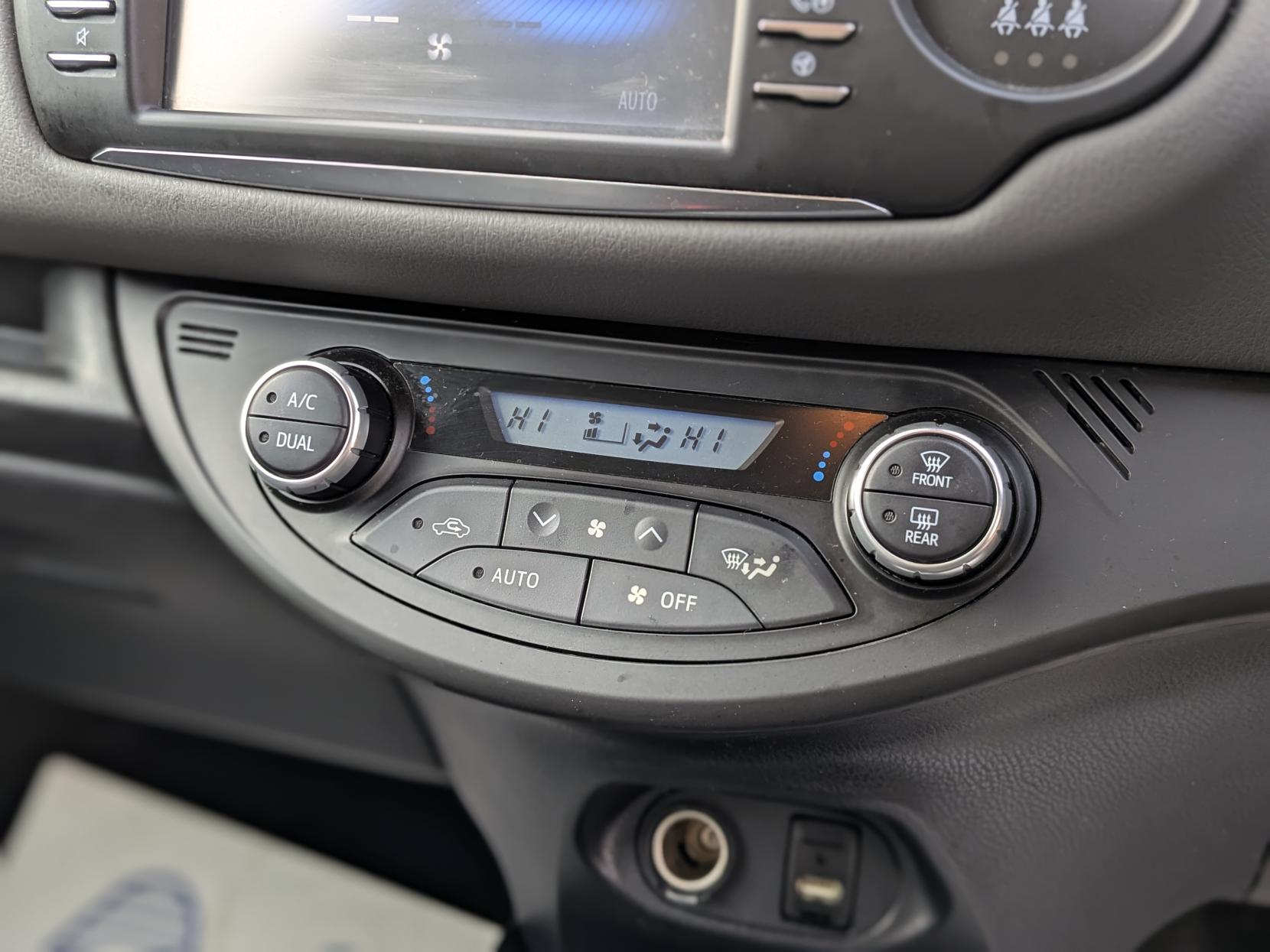 Toyota Yaris 1.5 VVT-h Icon Hatchback 5dr Petrol Hybrid E-CVT Euro 6 (s/s) (100 ps)