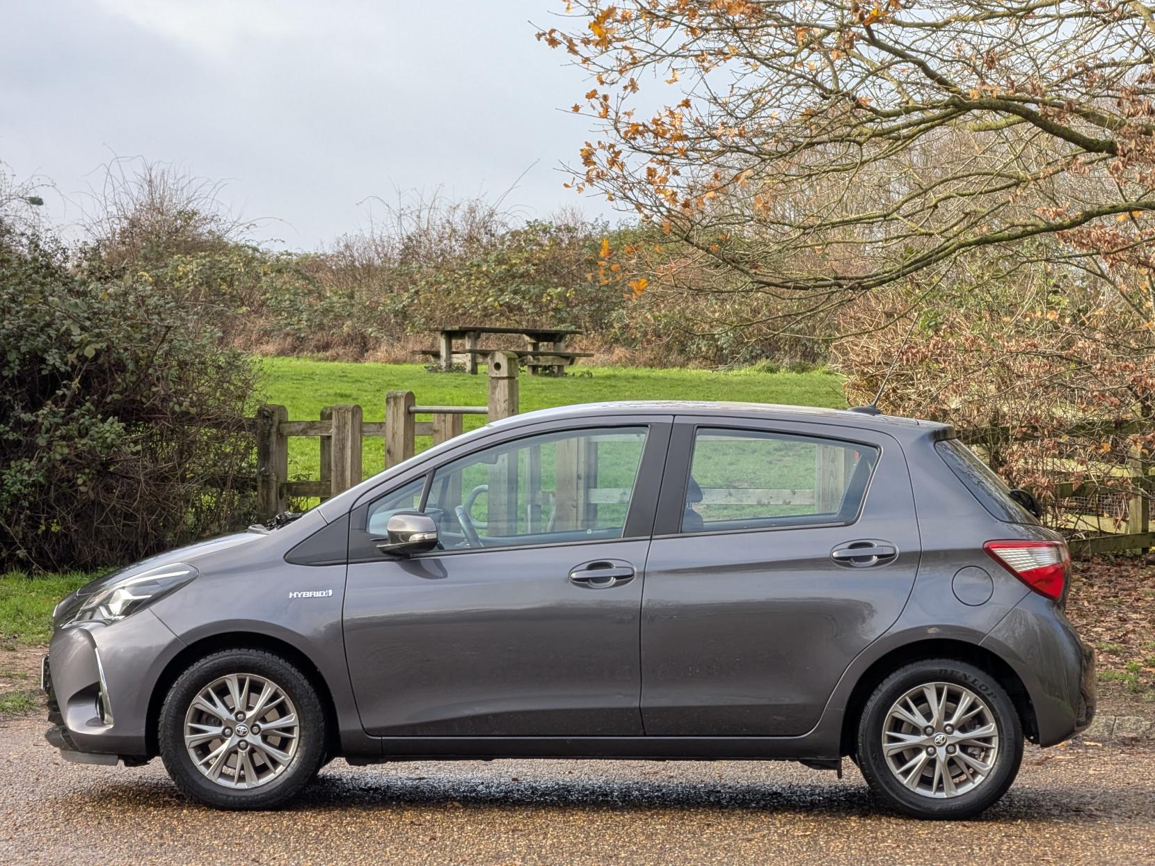 Toyota Yaris 1.5 VVT-h Icon Hatchback 5dr Petrol Hybrid E-CVT Euro 6 (s/s) (100 ps)