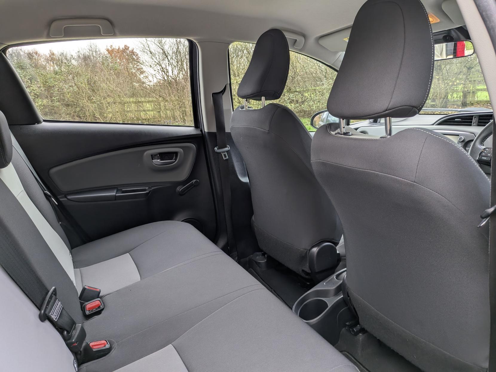 Toyota Yaris 1.5 VVT-h Icon Hatchback 5dr Petrol Hybrid E-CVT Euro 6 (s/s) (100 ps)