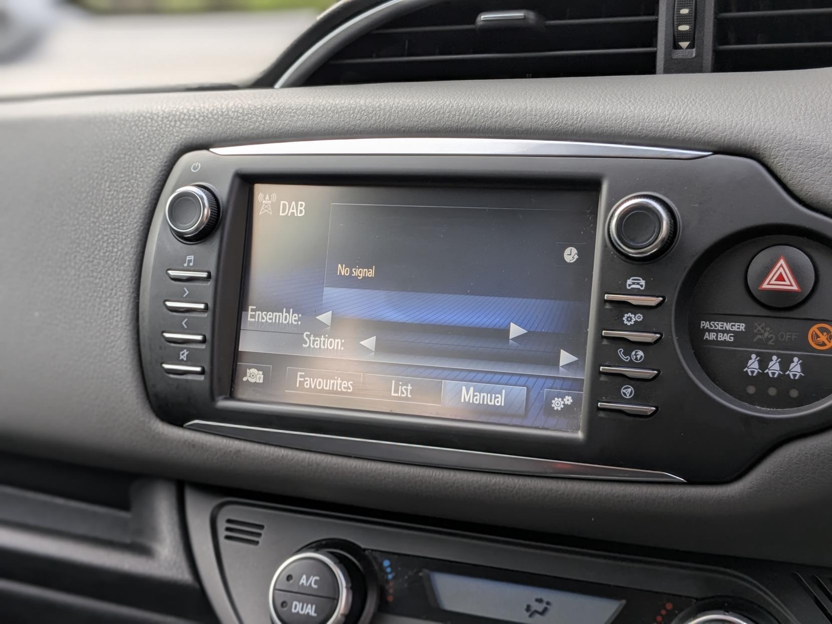 Toyota Yaris 1.5 VVT-h Icon Hatchback 5dr Petrol Hybrid E-CVT Euro 6 (s/s) (100 ps)