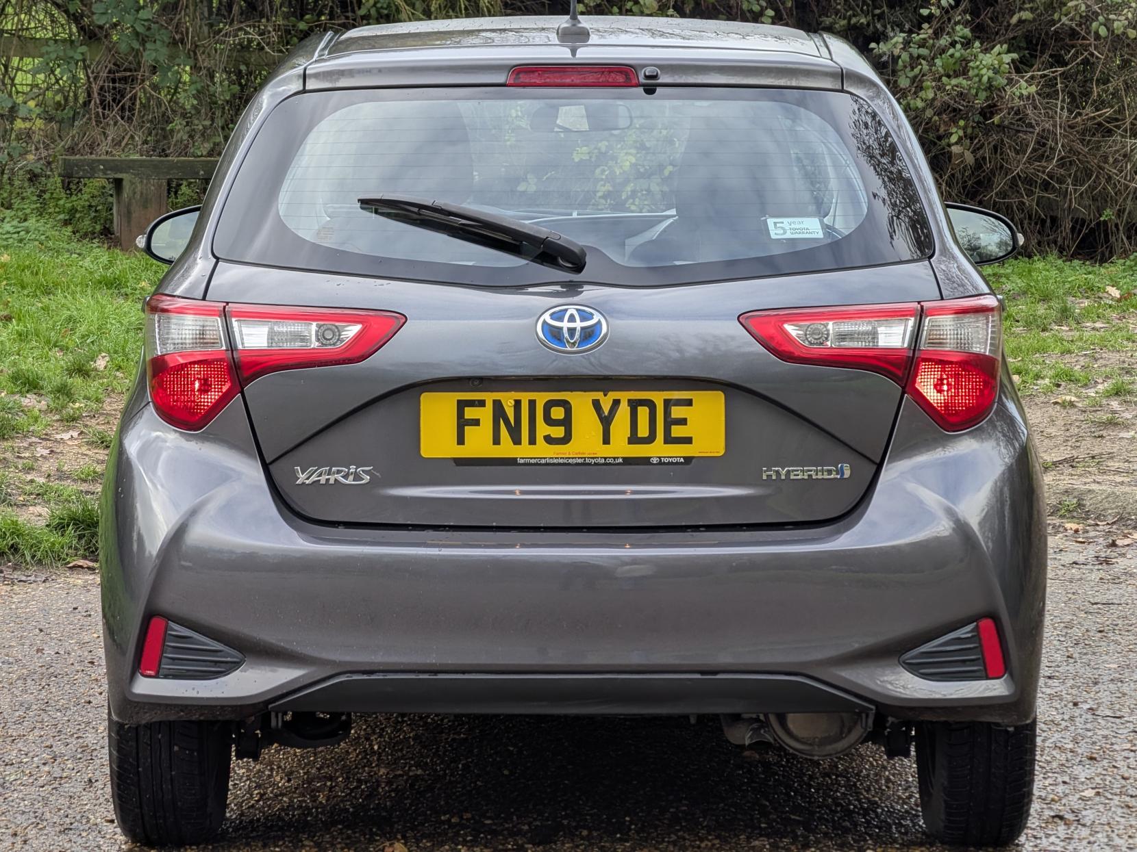 Toyota Yaris 1.5 VVT-h Icon Hatchback 5dr Petrol Hybrid E-CVT Euro 6 (s/s) (100 ps)