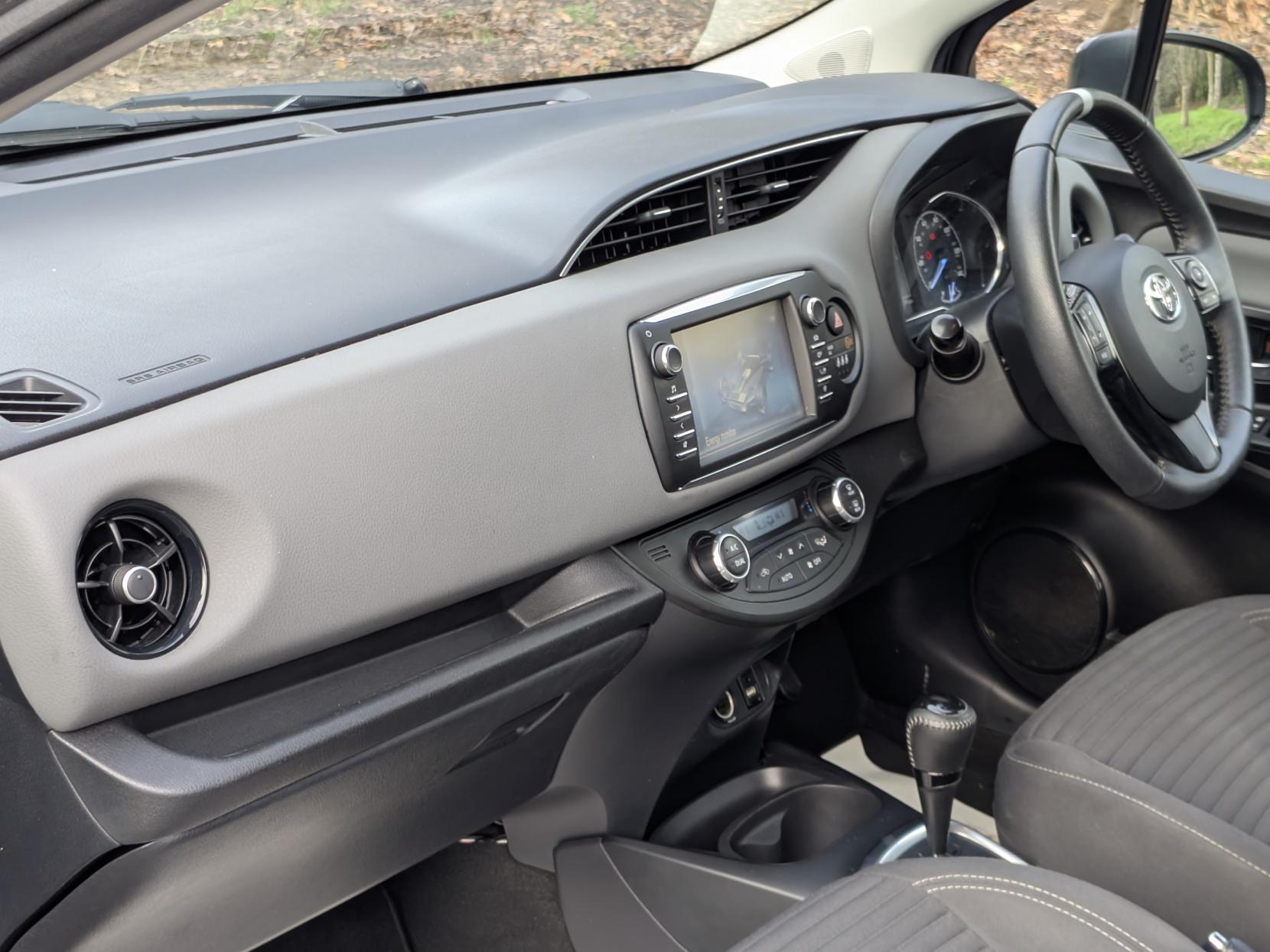 Toyota Yaris 1.5 VVT-h Icon Hatchback 5dr Petrol Hybrid E-CVT Euro 6 (s/s) (100 ps)