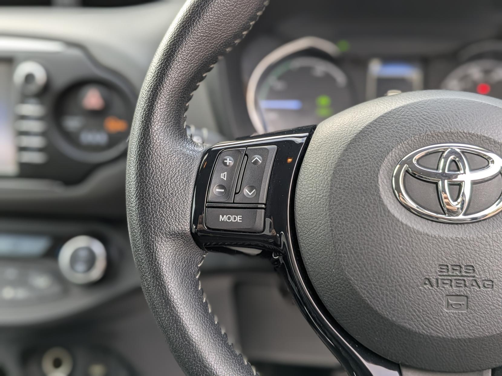 Toyota Yaris 1.5 VVT-h Icon Hatchback 5dr Petrol Hybrid E-CVT Euro 6 (s/s) (100 ps)