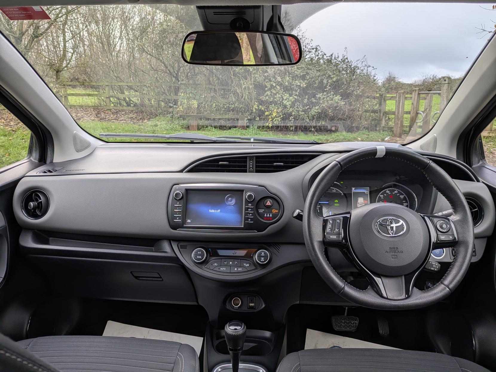 Toyota Yaris 1.5 VVT-h Icon Hatchback 5dr Petrol Hybrid E-CVT Euro 6 (s/s) (100 ps)