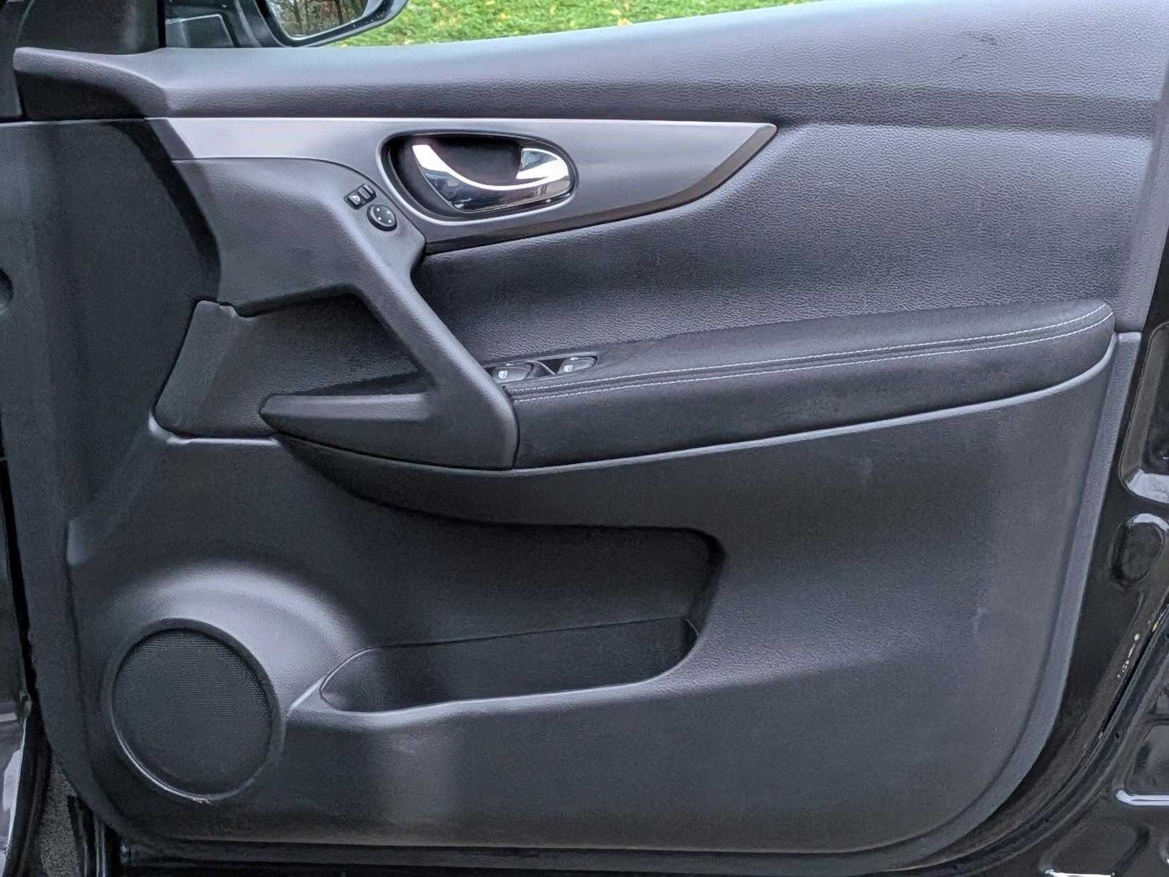 Nissan Qashqai 1.2 DIG-T N-Connecta SUV 5dr Petrol Manual Euro 6 (s/s) (115 ps)