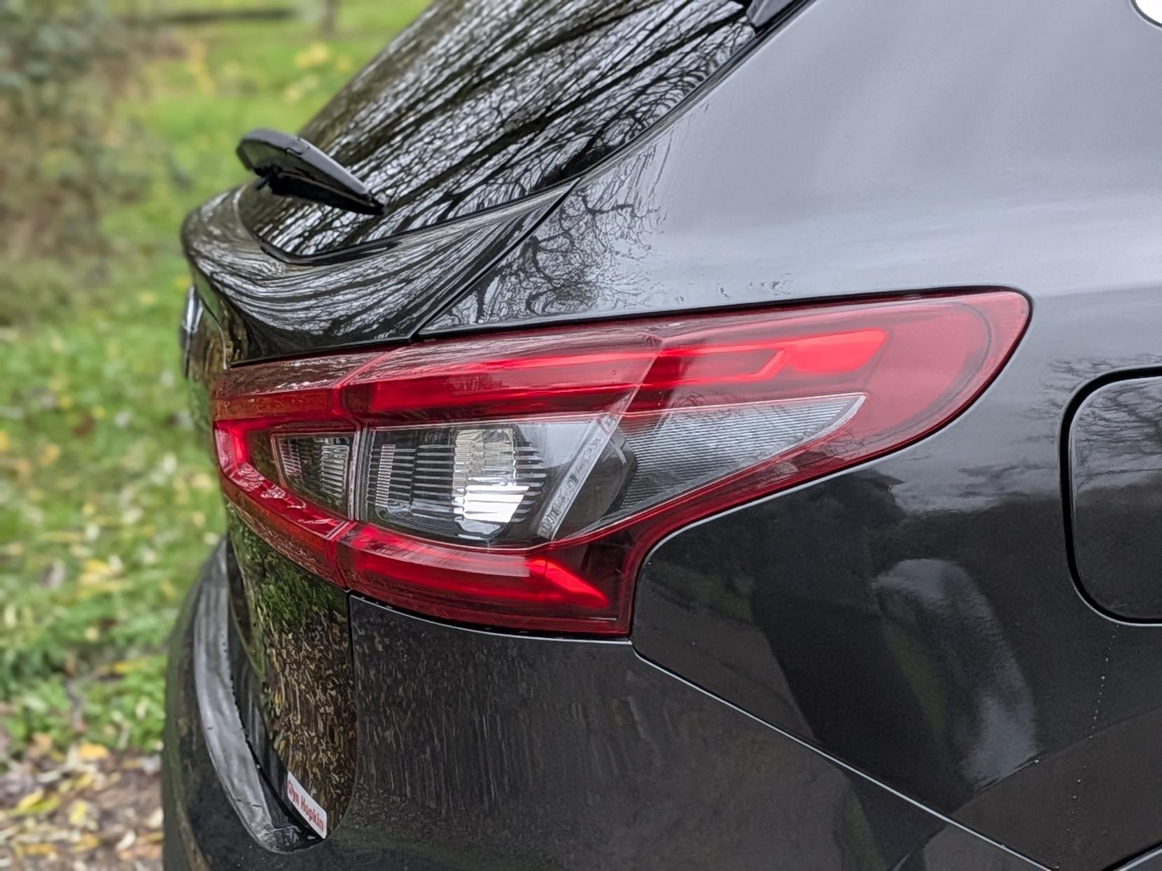 Nissan Qashqai 1.2 DIG-T N-Connecta SUV 5dr Petrol Manual Euro 6 (s/s) (115 ps)