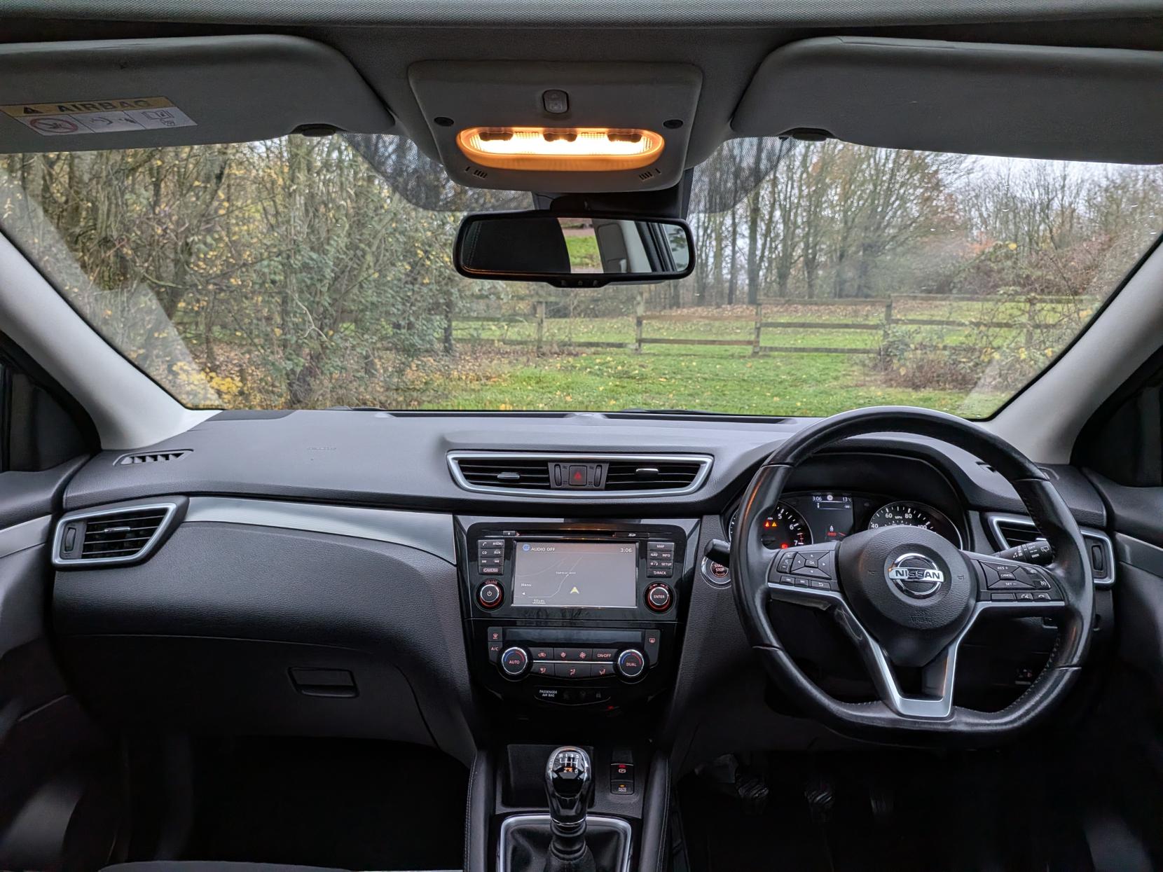 Nissan Qashqai 1.2 DIG-T N-Connecta SUV 5dr Petrol Manual Euro 6 (s/s) (115 ps)