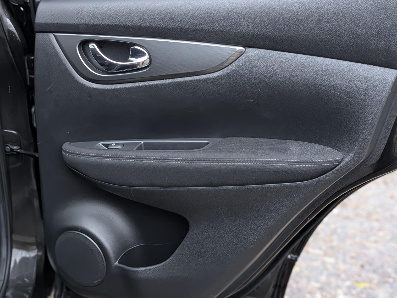 Nissan Qashqai 1.2 DIG-T N-Connecta SUV 5dr Petrol Manual Euro 6 (s/s) (115 ps)