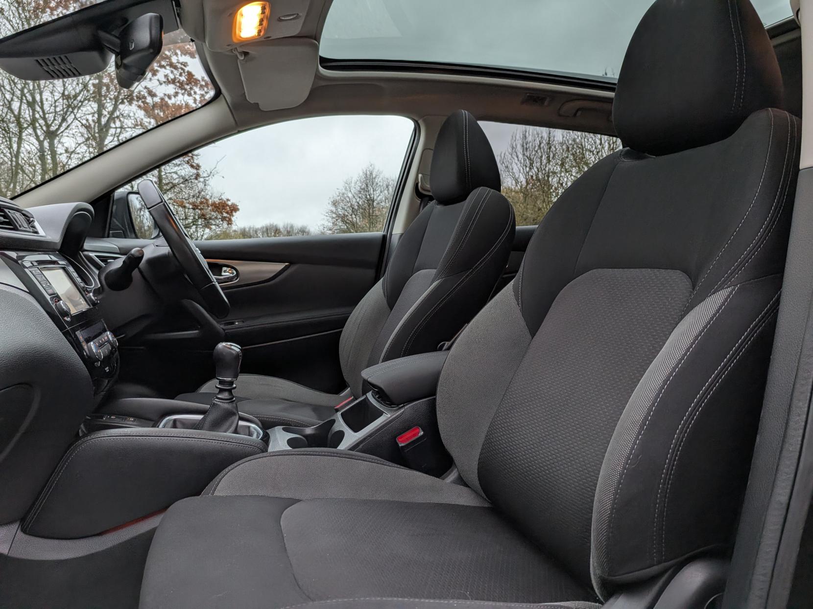 Nissan Qashqai 1.2 DIG-T N-Connecta SUV 5dr Petrol Manual Euro 6 (s/s) (115 ps)