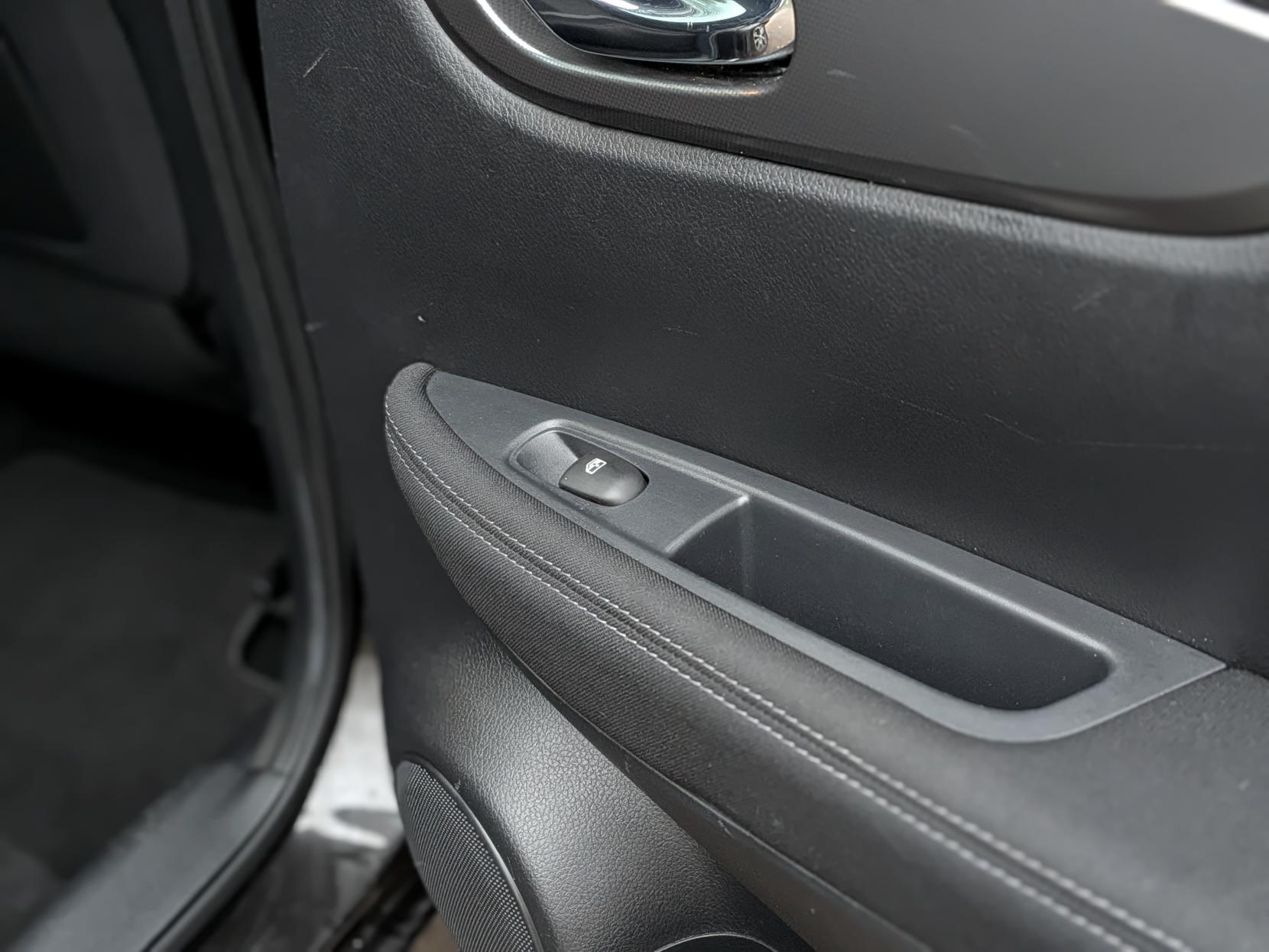 Nissan Qashqai 1.2 DIG-T N-Connecta SUV 5dr Petrol Manual Euro 6 (s/s) (115 ps)