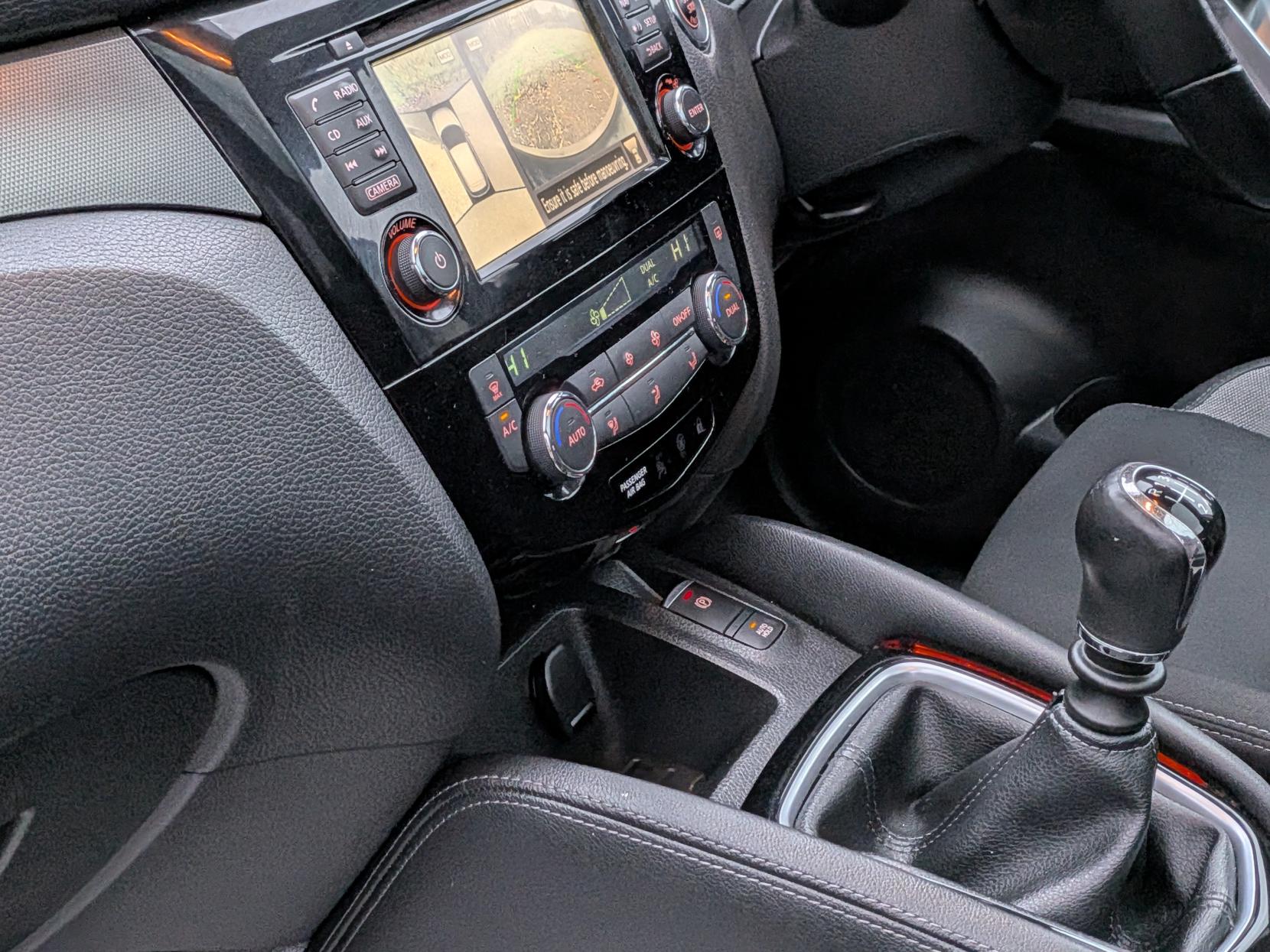 Nissan Qashqai 1.2 DIG-T N-Connecta SUV 5dr Petrol Manual Euro 6 (s/s) (115 ps)