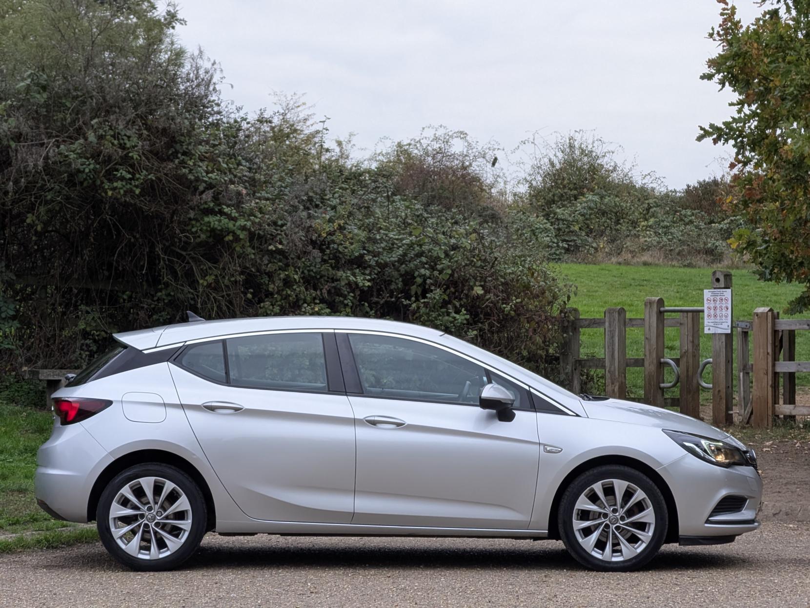 Vauxhall Astra 1.4i Turbo Tech Line Hatchback 5dr Petrol Manual Euro 6 (125 ps)