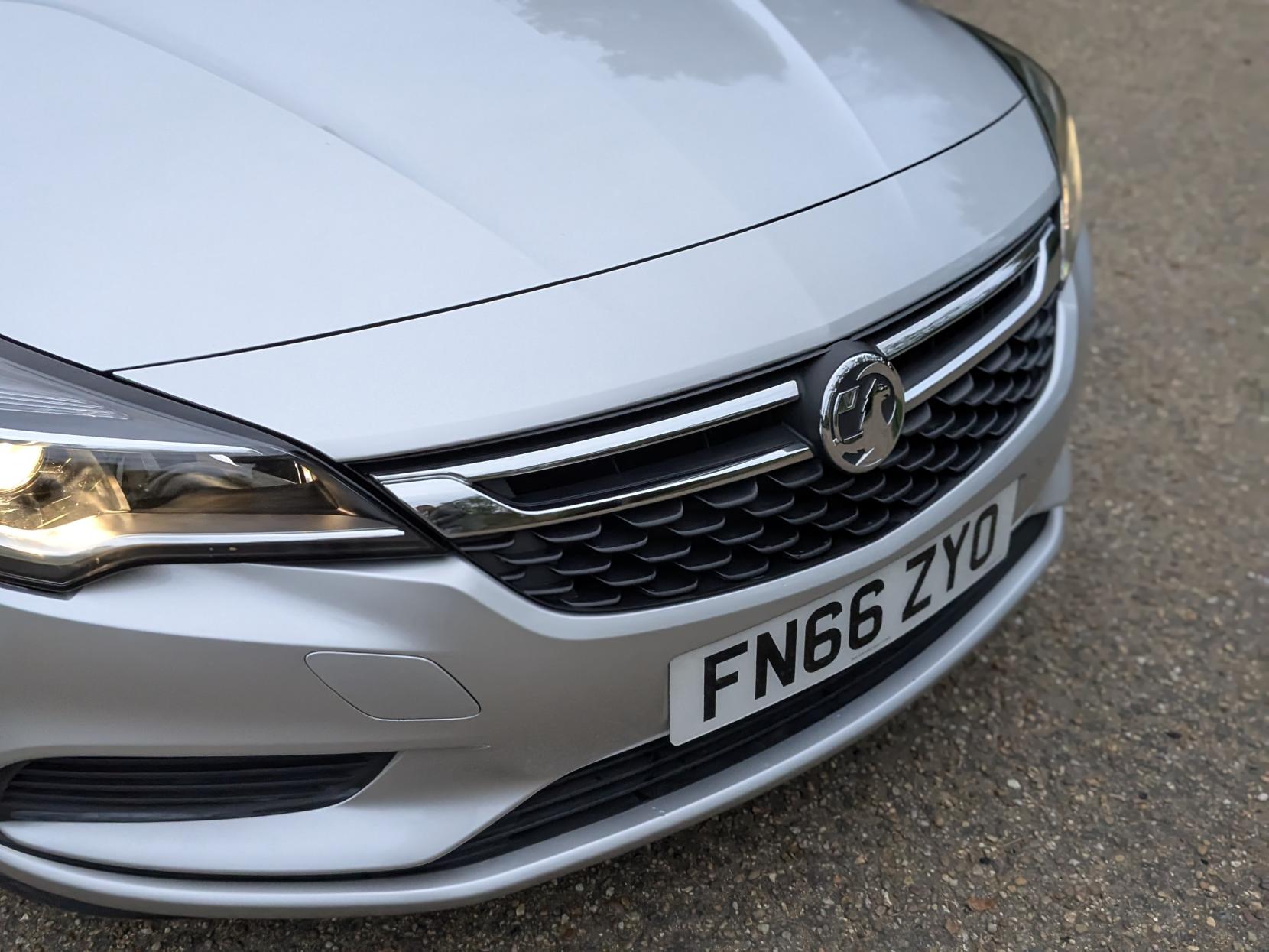 Vauxhall Astra 1.4i Turbo Tech Line Hatchback 5dr Petrol Manual Euro 6 (125 ps)