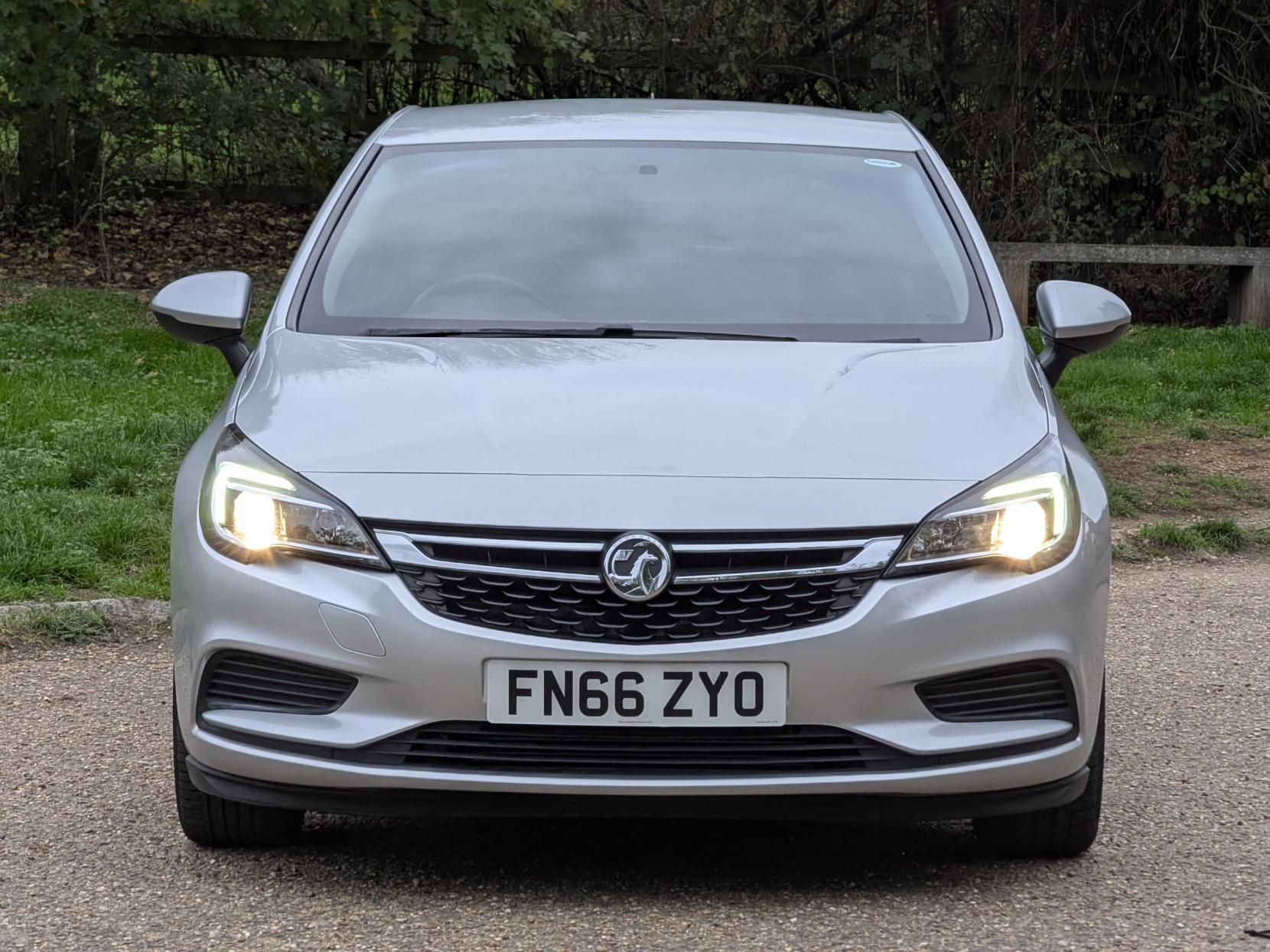 Vauxhall Astra 1.4i Turbo Tech Line Hatchback 5dr Petrol Manual Euro 6 (125 ps)