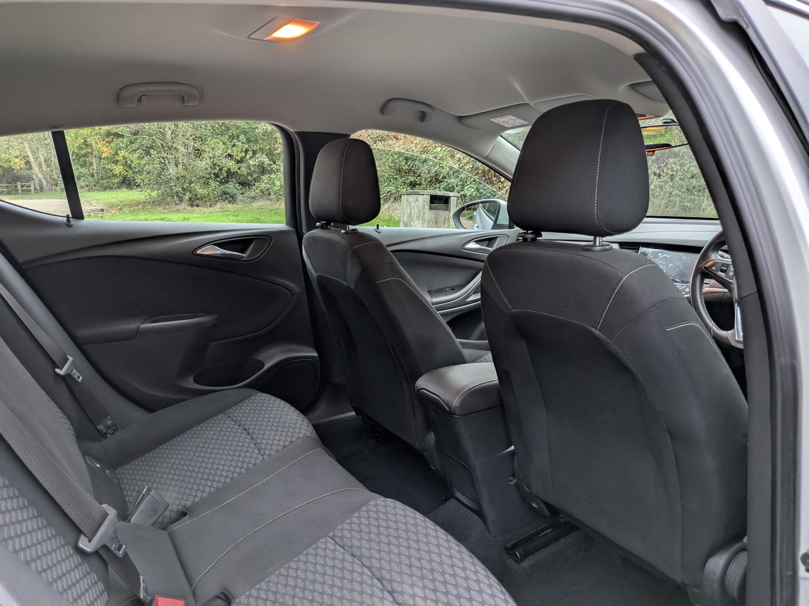 Vauxhall Astra 1.4i Turbo Tech Line Hatchback 5dr Petrol Manual Euro 6 (125 ps)