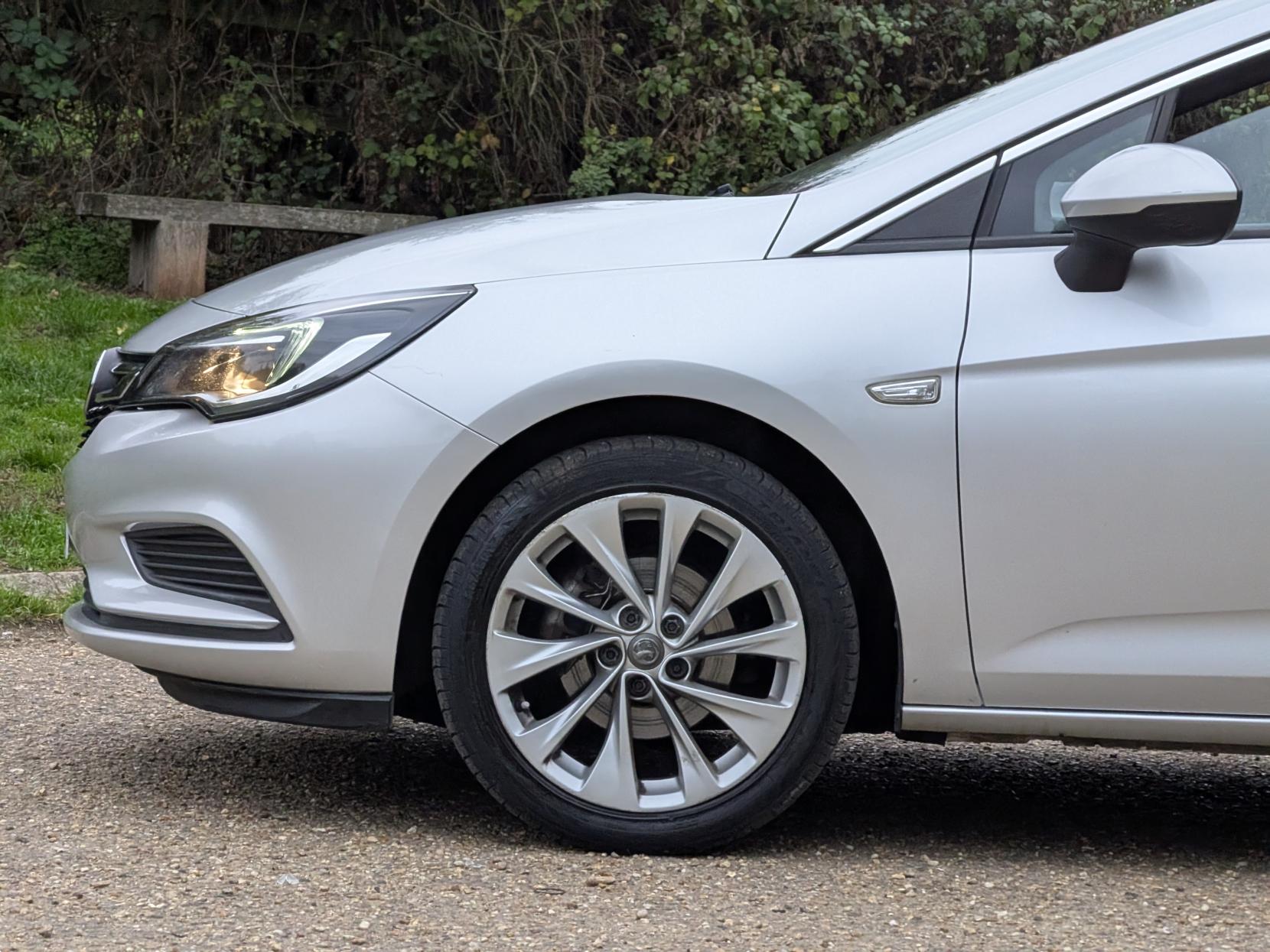 Vauxhall Astra 1.4i Turbo Tech Line Hatchback 5dr Petrol Manual Euro 6 (125 ps)