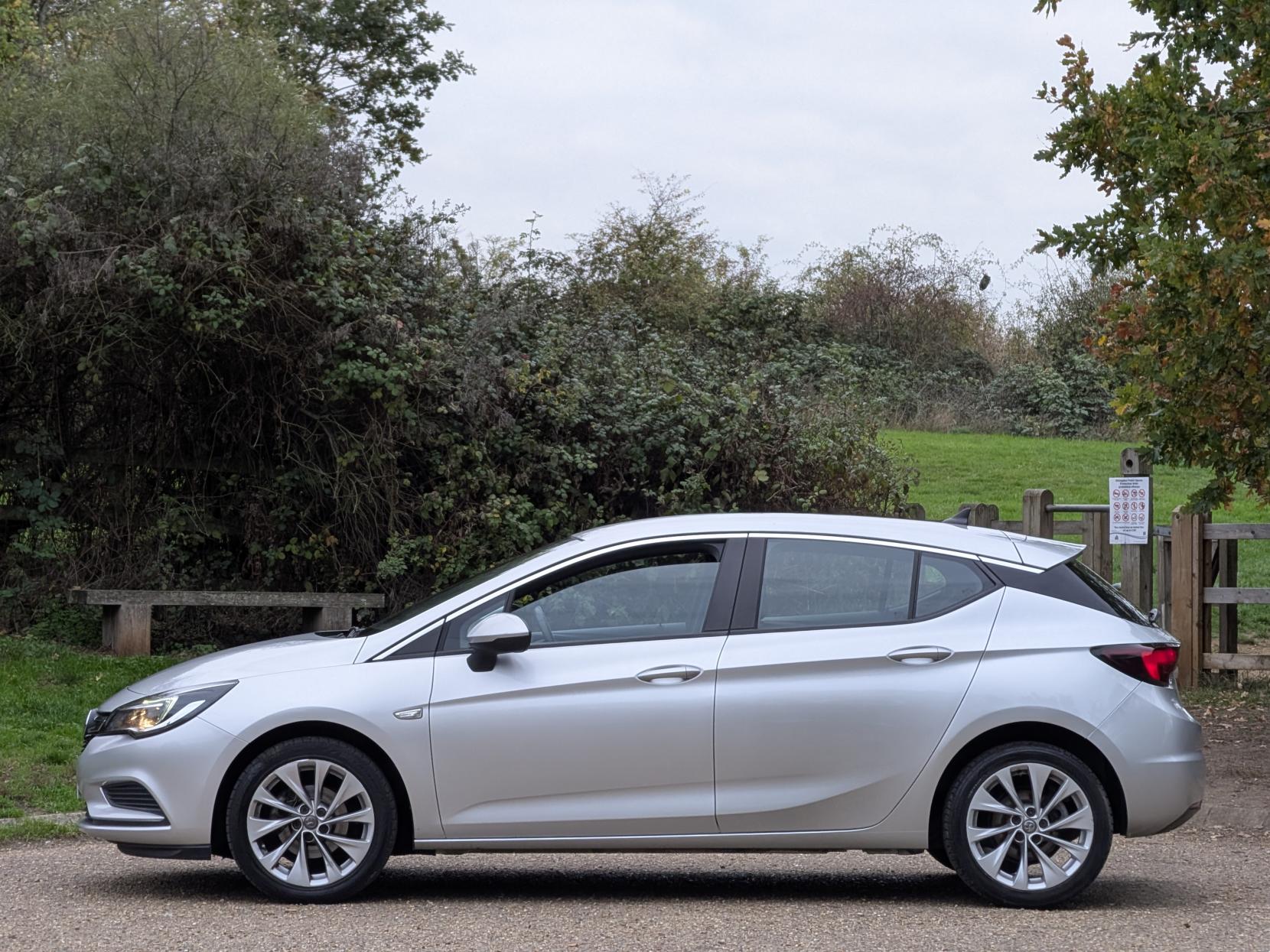 Vauxhall Astra 1.4i Turbo Tech Line Hatchback 5dr Petrol Manual Euro 6 (125 ps)
