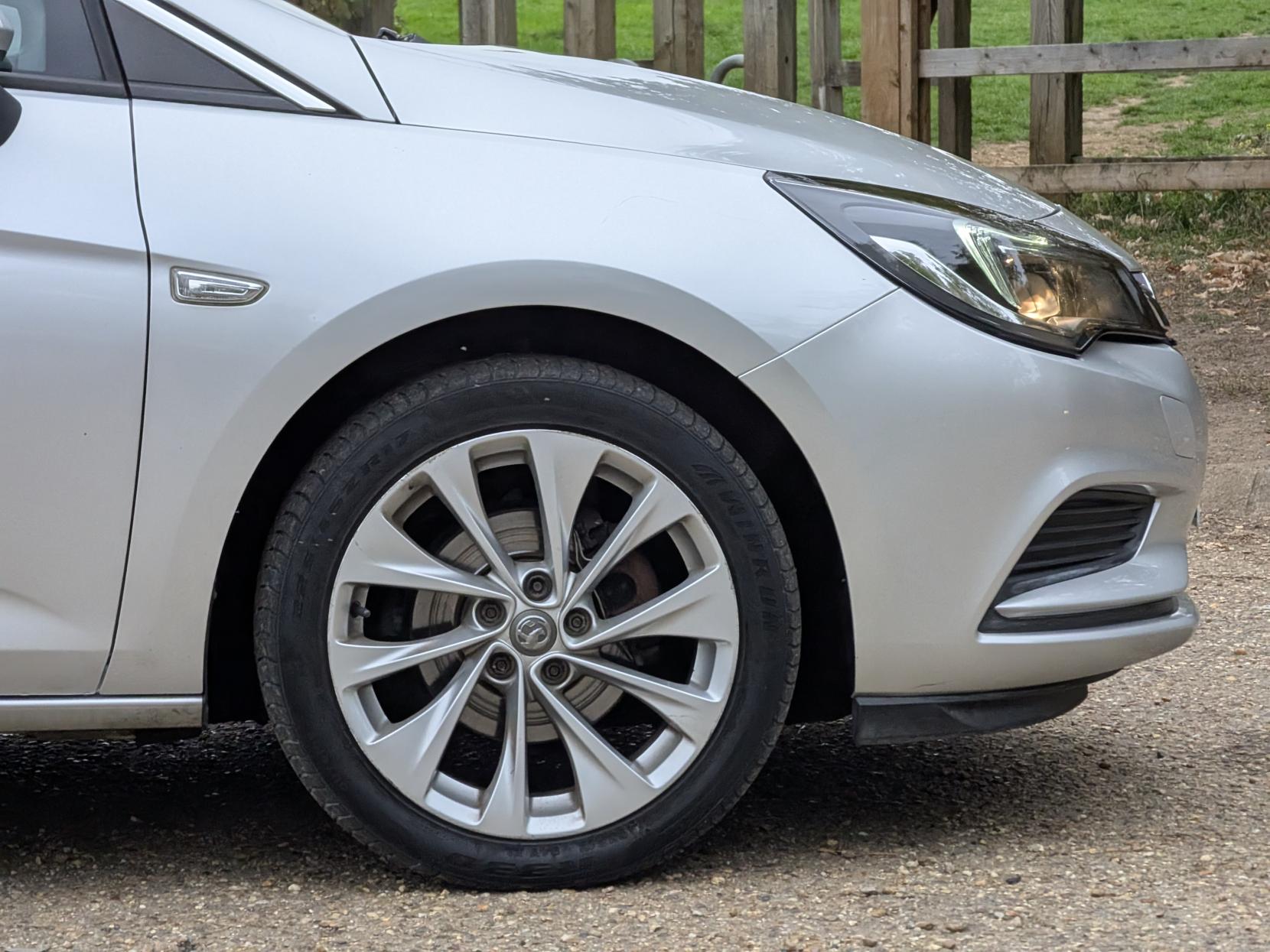 Vauxhall Astra 1.4i Turbo Tech Line Hatchback 5dr Petrol Manual Euro 6 (125 ps)