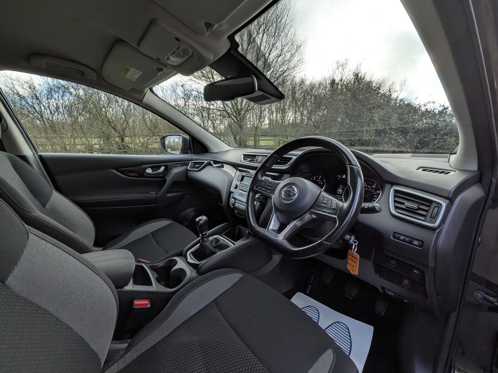 Nissan Qashqai 1.2 DIG-T Acenta SUV 5dr Petrol Manual Euro 6 (s/s) (115 ps)