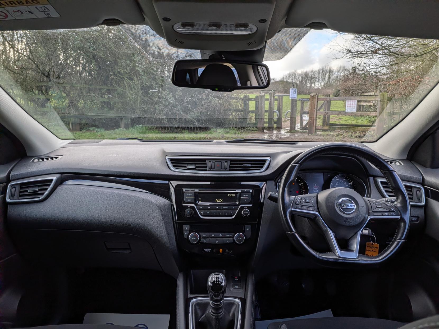 Nissan Qashqai 1.2 DIG-T Acenta SUV 5dr Petrol Manual Euro 6 (s/s) (115 ps)