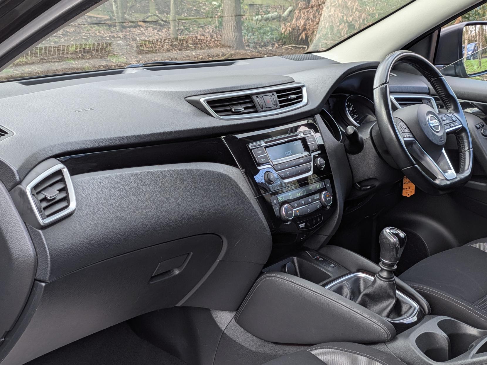 Nissan Qashqai 1.2 DIG-T Acenta SUV 5dr Petrol Manual Euro 6 (s/s) (115 ps)