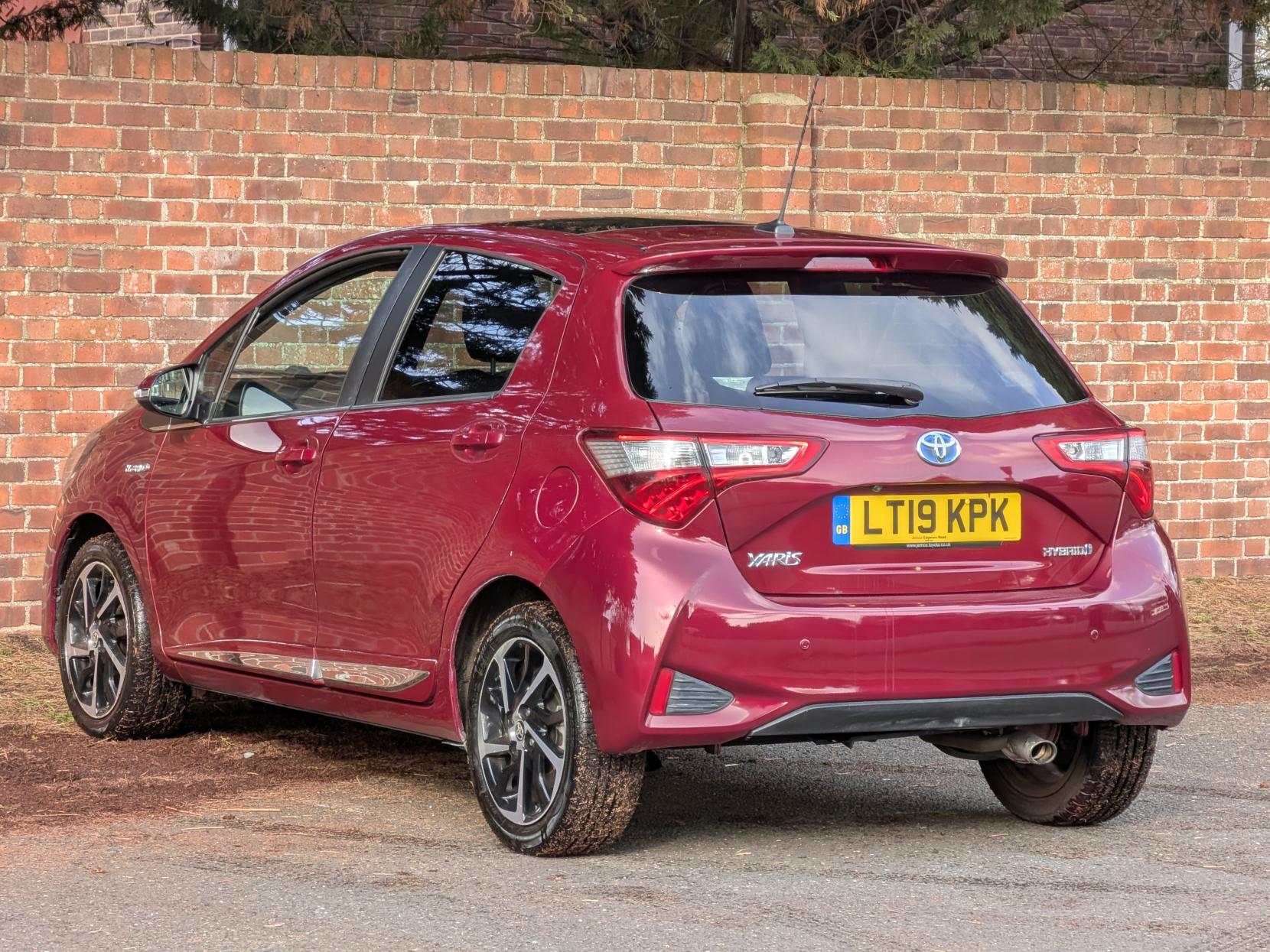 Toyota Yaris 1.5 VVT-h Excel Hatchback 5dr Petrol Hybrid E-CVT Euro 6 (s/s) (100 ps)