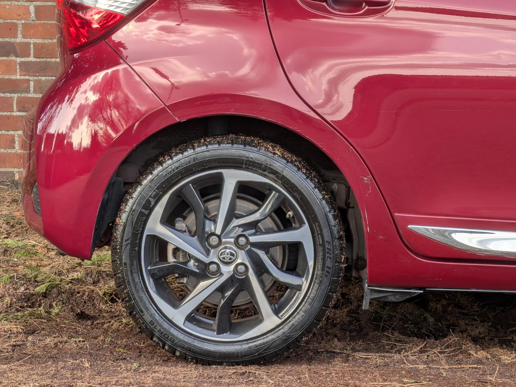 Toyota Yaris 1.5 VVT-h Excel Hatchback 5dr Petrol Hybrid E-CVT Euro 6 (s/s) (100 ps)