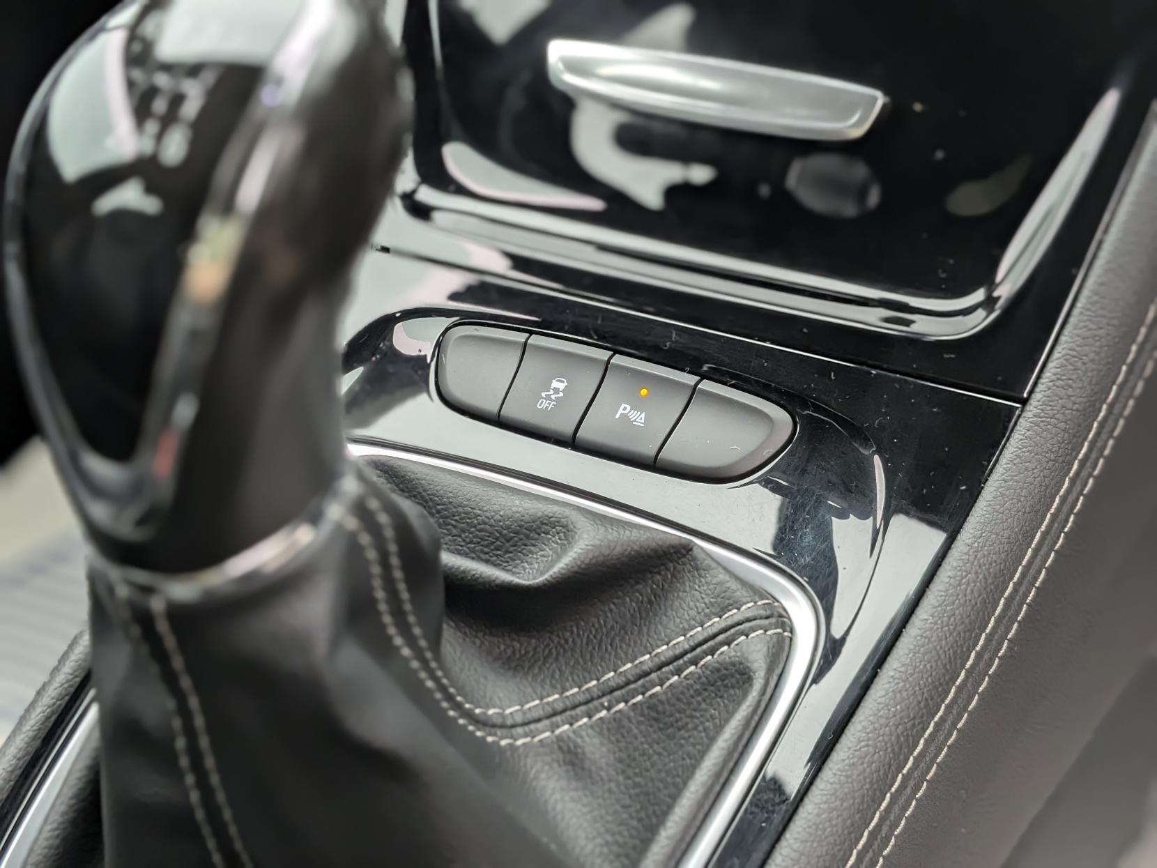 Vauxhall Astra 1.4i Turbo Elite Nav Hatchback 5dr Petrol Manual Euro 6 (150 ps)