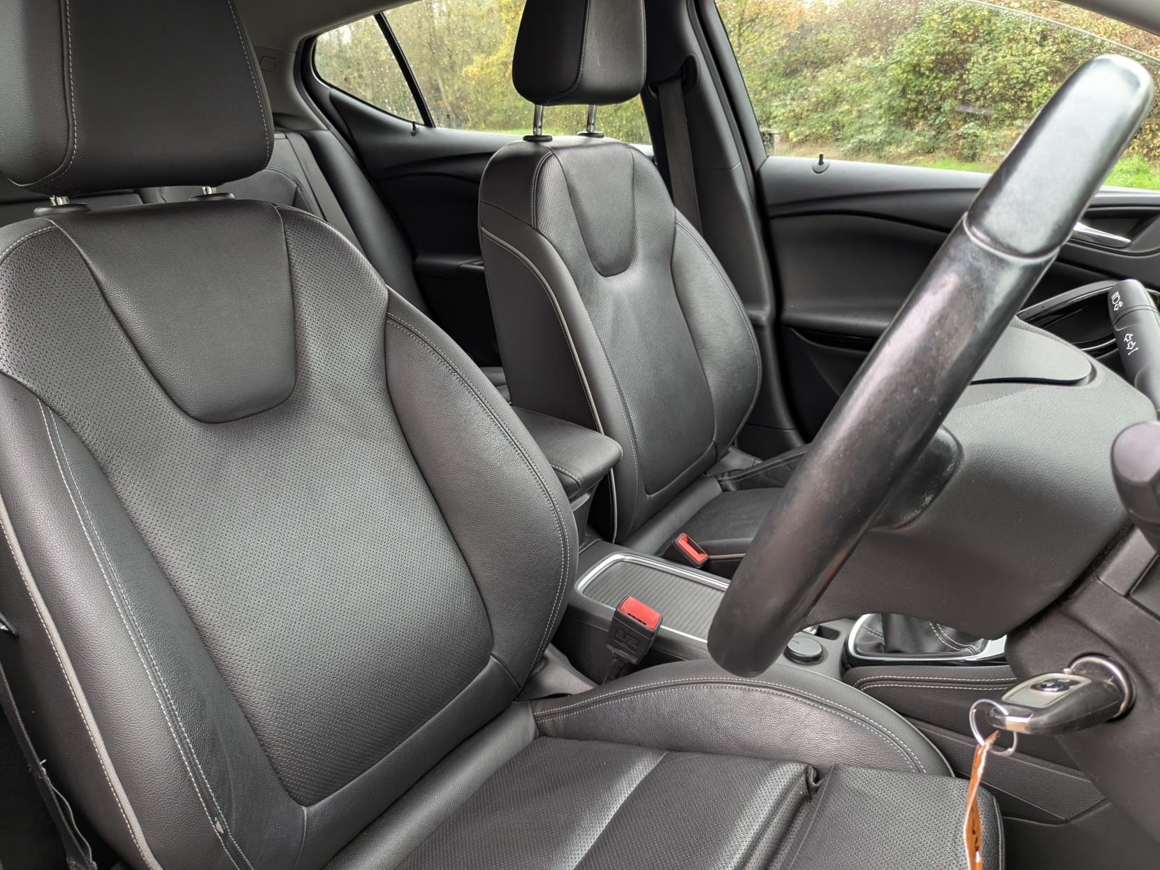 Vauxhall Astra 1.4i Turbo Elite Nav Hatchback 5dr Petrol Manual Euro 6 (150 ps)