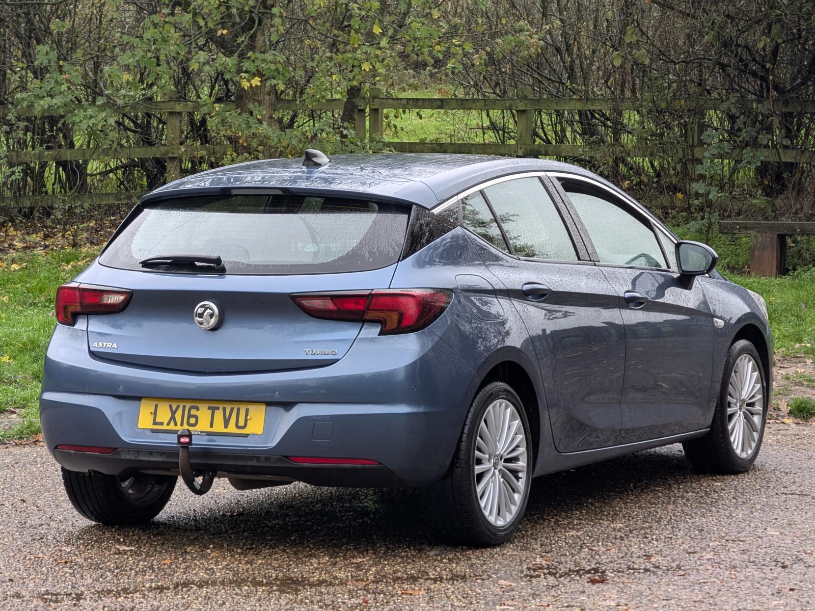 Vauxhall Astra 1.4i Turbo Elite Nav Hatchback 5dr Petrol Manual Euro 6 (150 ps)