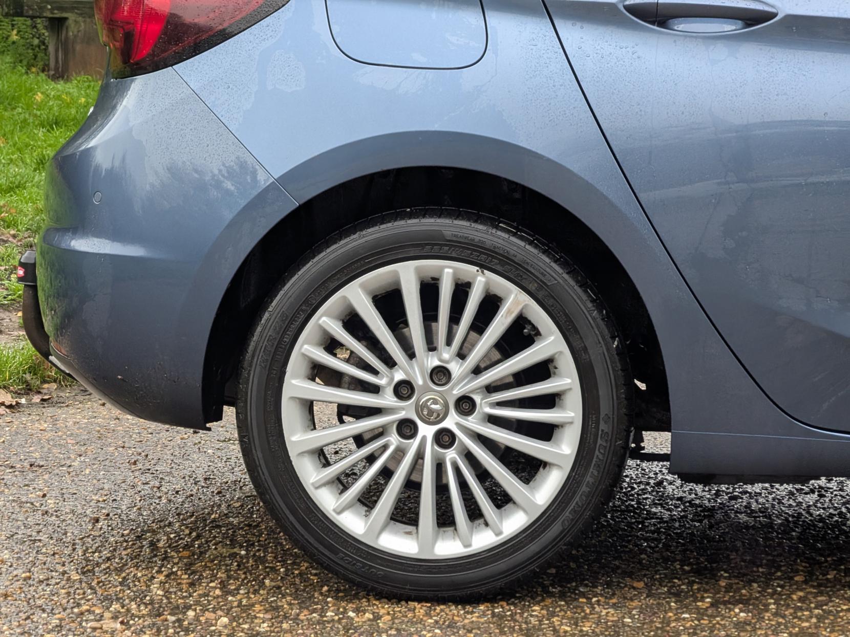 Vauxhall Astra 1.4i Turbo Elite Nav Hatchback 5dr Petrol Manual Euro 6 (150 ps)