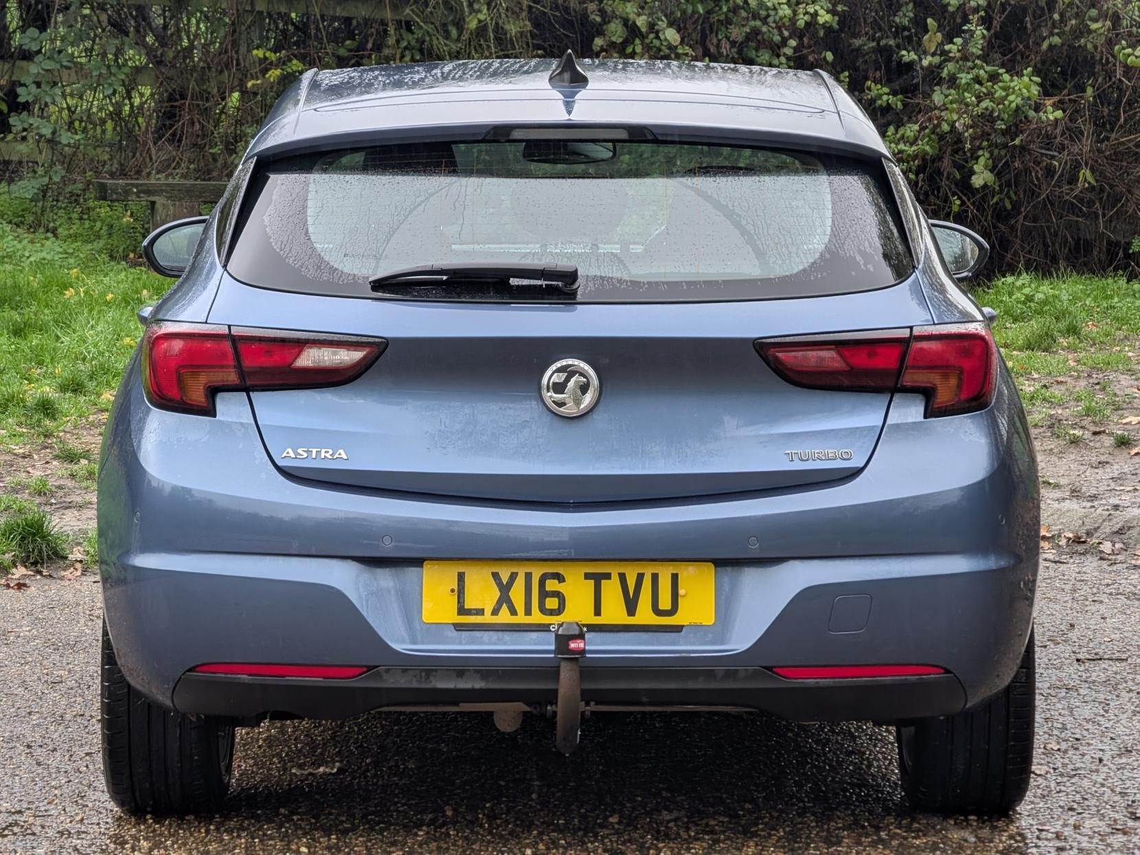 Vauxhall Astra 1.4i Turbo Elite Nav Hatchback 5dr Petrol Manual Euro 6 (150 ps)