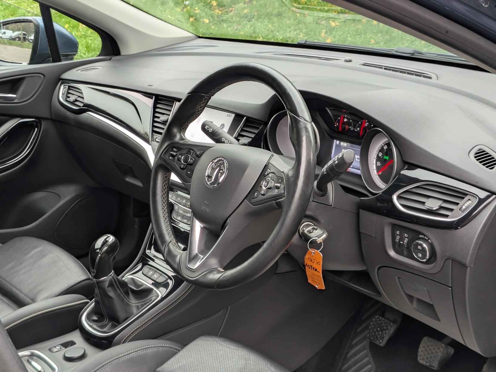 Vauxhall Astra 1.4i Turbo Elite Nav Hatchback 5dr Petrol Manual Euro 6 (150 ps)