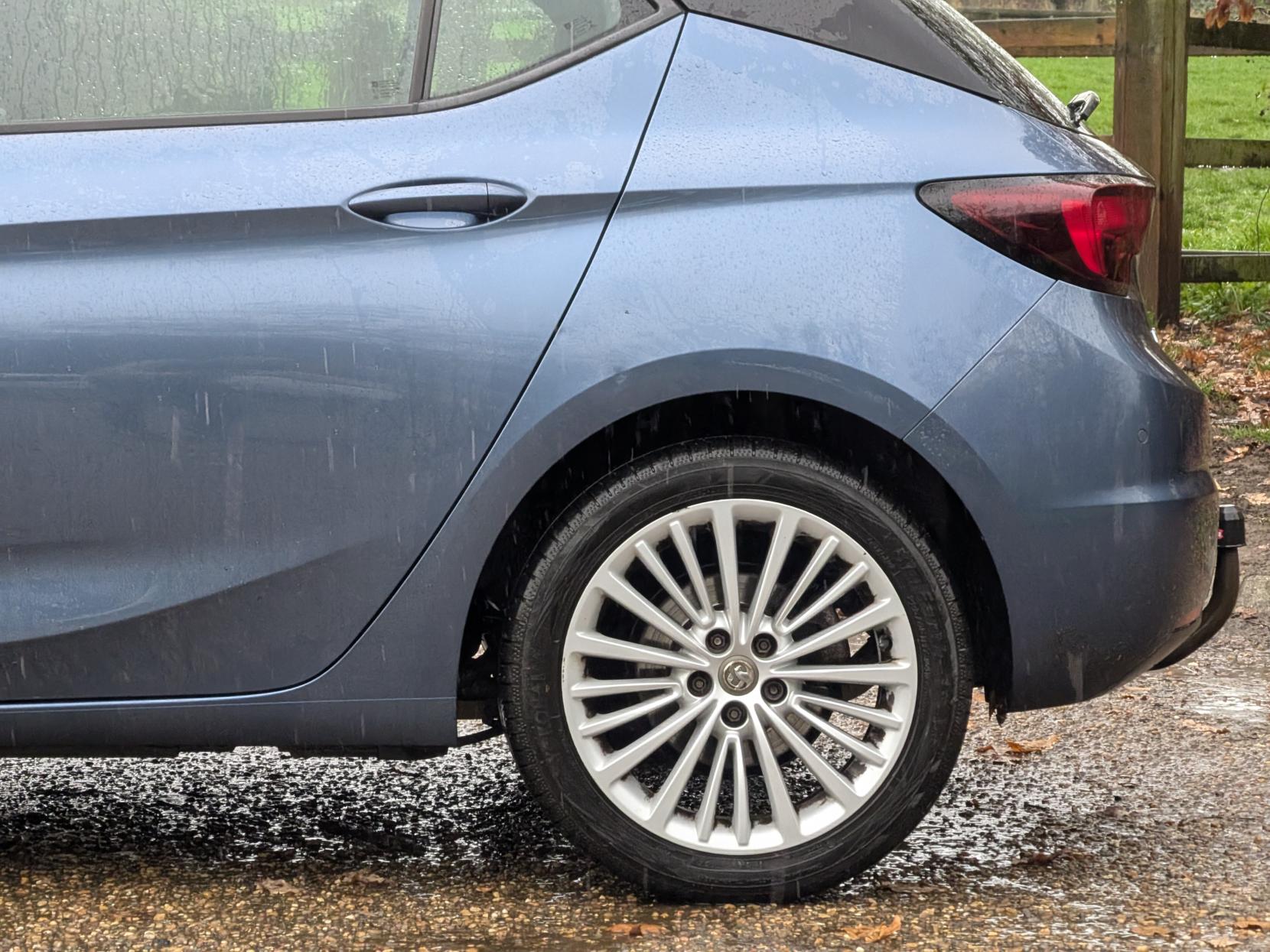 Vauxhall Astra 1.4i Turbo Elite Nav Hatchback 5dr Petrol Manual Euro 6 (150 ps)