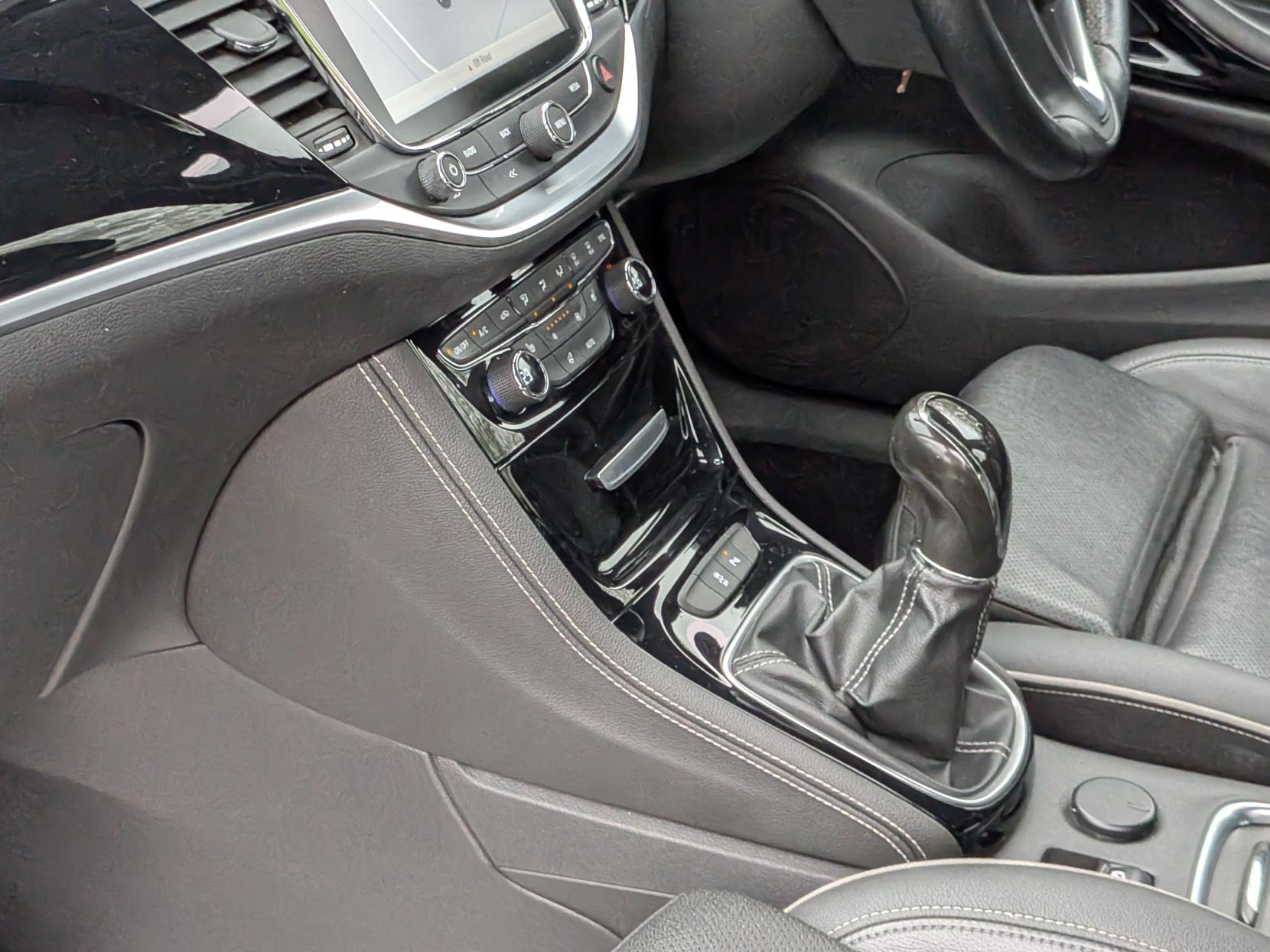 Vauxhall Astra 1.4i Turbo Elite Nav Hatchback 5dr Petrol Manual Euro 6 (150 ps)