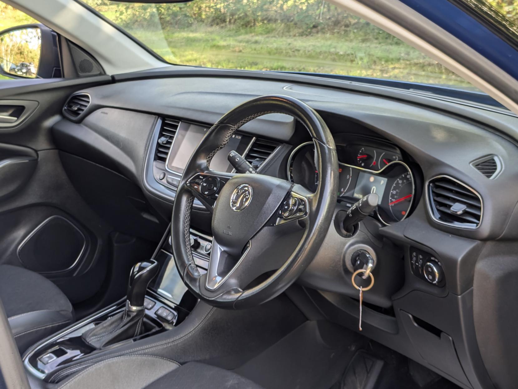 Vauxhall Grandland X 1.5 Turbo D BlueInjection Sport Nav SUV 5dr Diesel Auto Euro 6 (s/s) (130 ps)