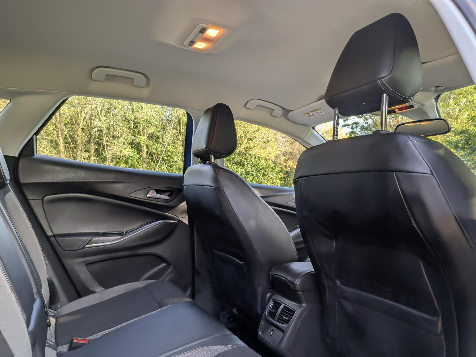 Vauxhall Grandland X 1.5 Turbo D BlueInjection Sport Nav SUV 5dr Diesel Auto Euro 6 (s/s) (130 ps)