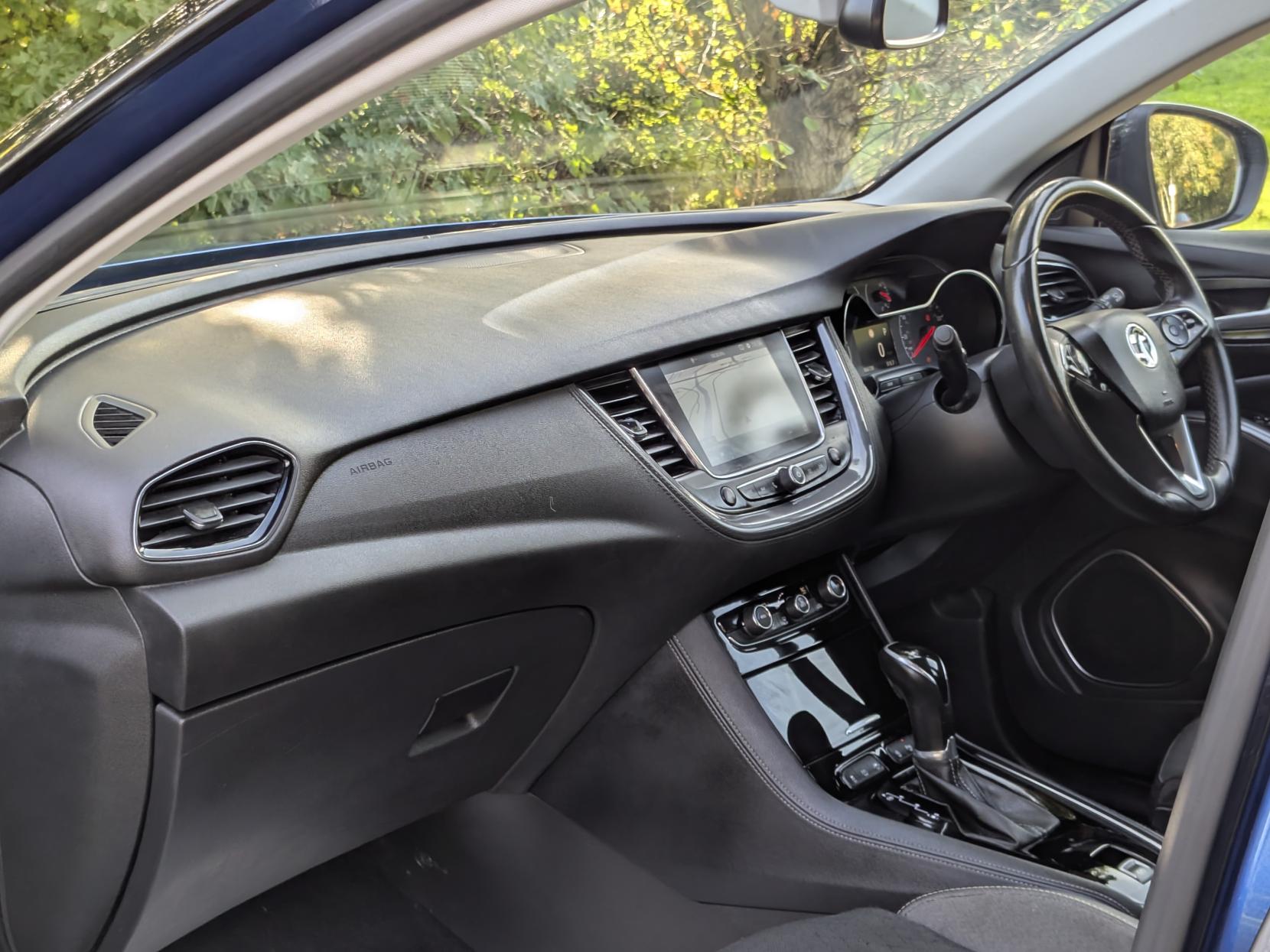 Vauxhall Grandland X 1.5 Turbo D BlueInjection Sport Nav SUV 5dr Diesel Auto Euro 6 (s/s) (130 ps)