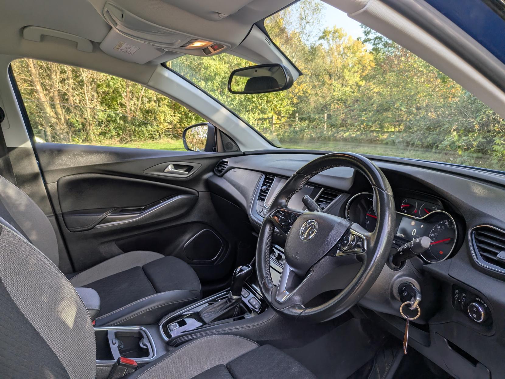 Vauxhall Grandland X 1.5 Turbo D BlueInjection Sport Nav SUV 5dr Diesel Auto Euro 6 (s/s) (130 ps)