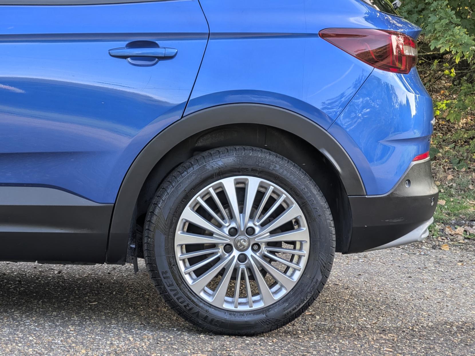 Vauxhall Grandland X 1.5 Turbo D BlueInjection Sport Nav SUV 5dr Diesel Auto Euro 6 (s/s) (130 ps)