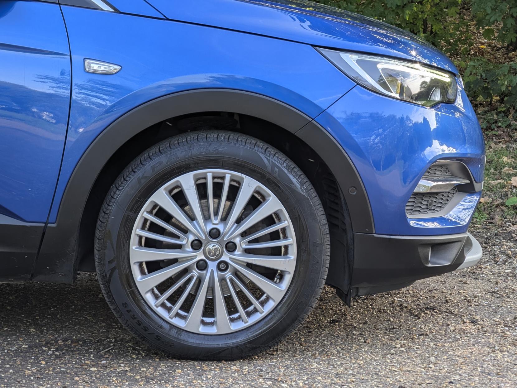 Vauxhall Grandland X 1.5 Turbo D BlueInjection Sport Nav SUV 5dr Diesel Auto Euro 6 (s/s) (130 ps)